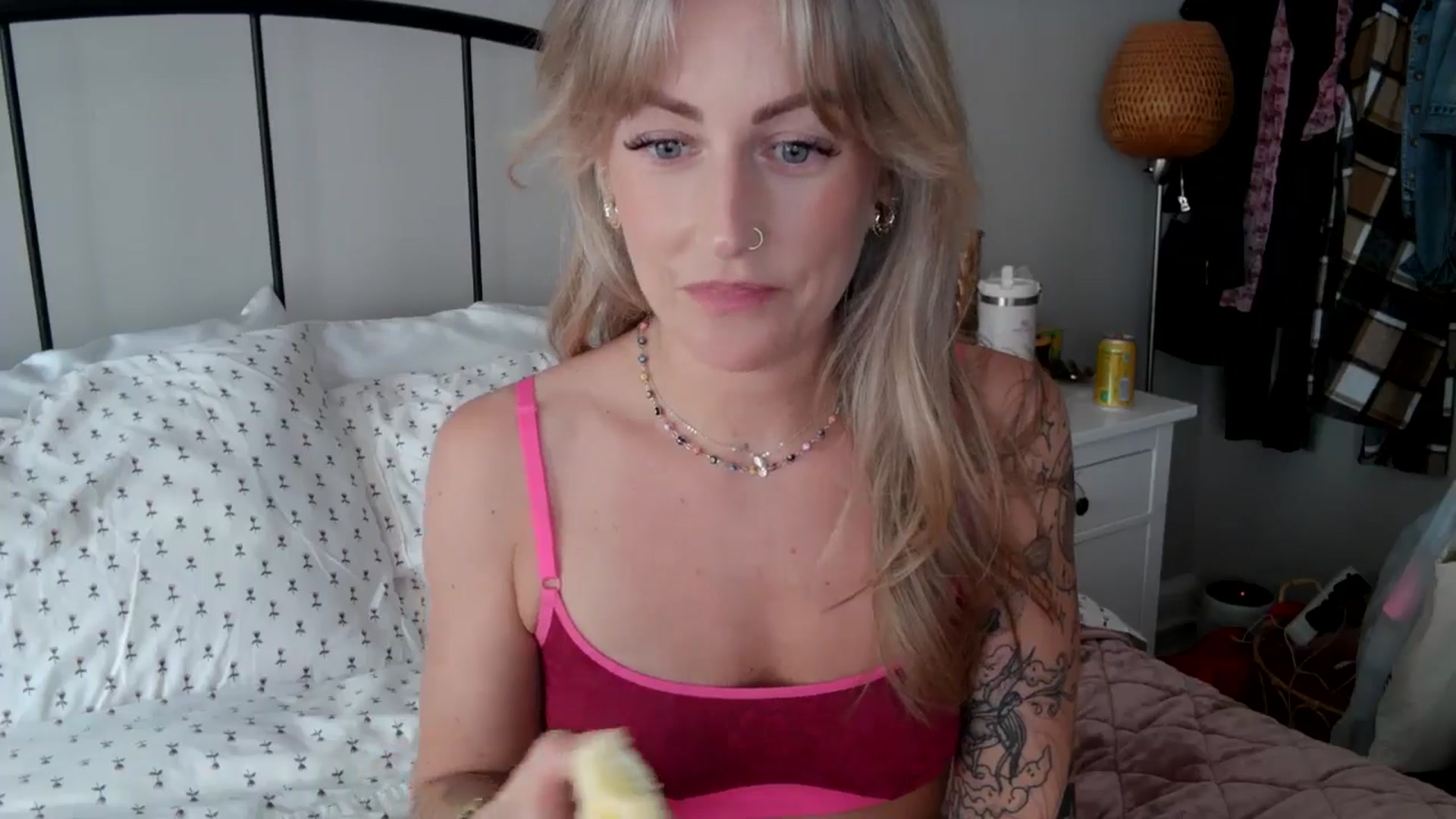 Gallery image thumbnail from Lena_bee's myfreecams stream on, 05/08/2024, 16:56 image 5 of 20