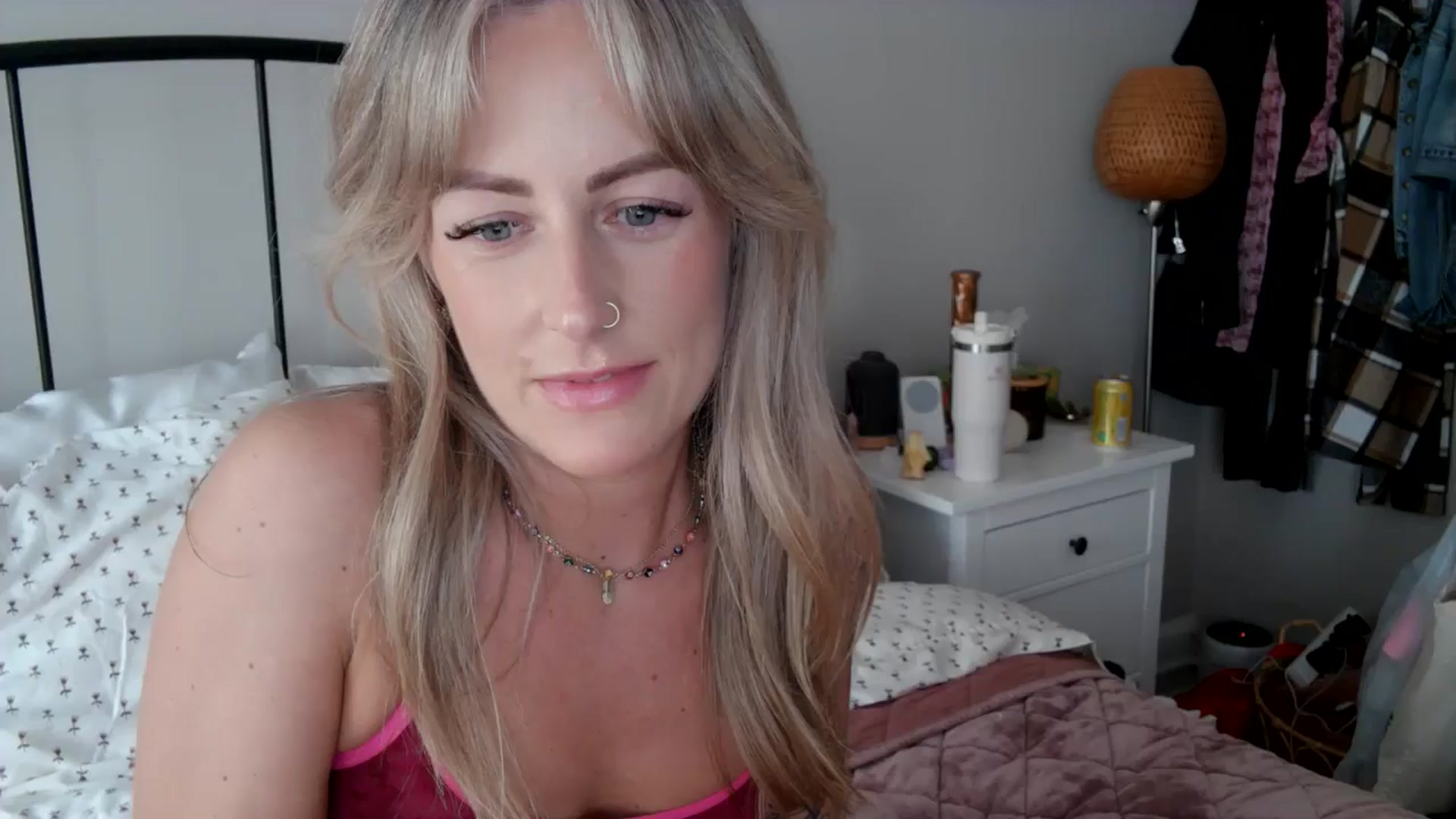 Gallery image thumbnail from Lena_bee's myfreecams stream on, 05/08/2024, 16:56 image 10 of 20