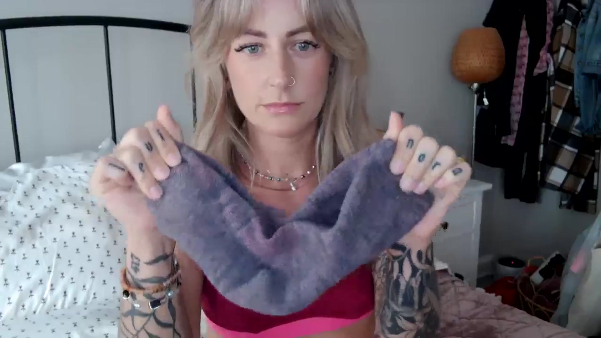 Gallery image thumbnail from Lena_bee's myfreecams stream on, 05/08/2024, 16:56 image 8 of 20