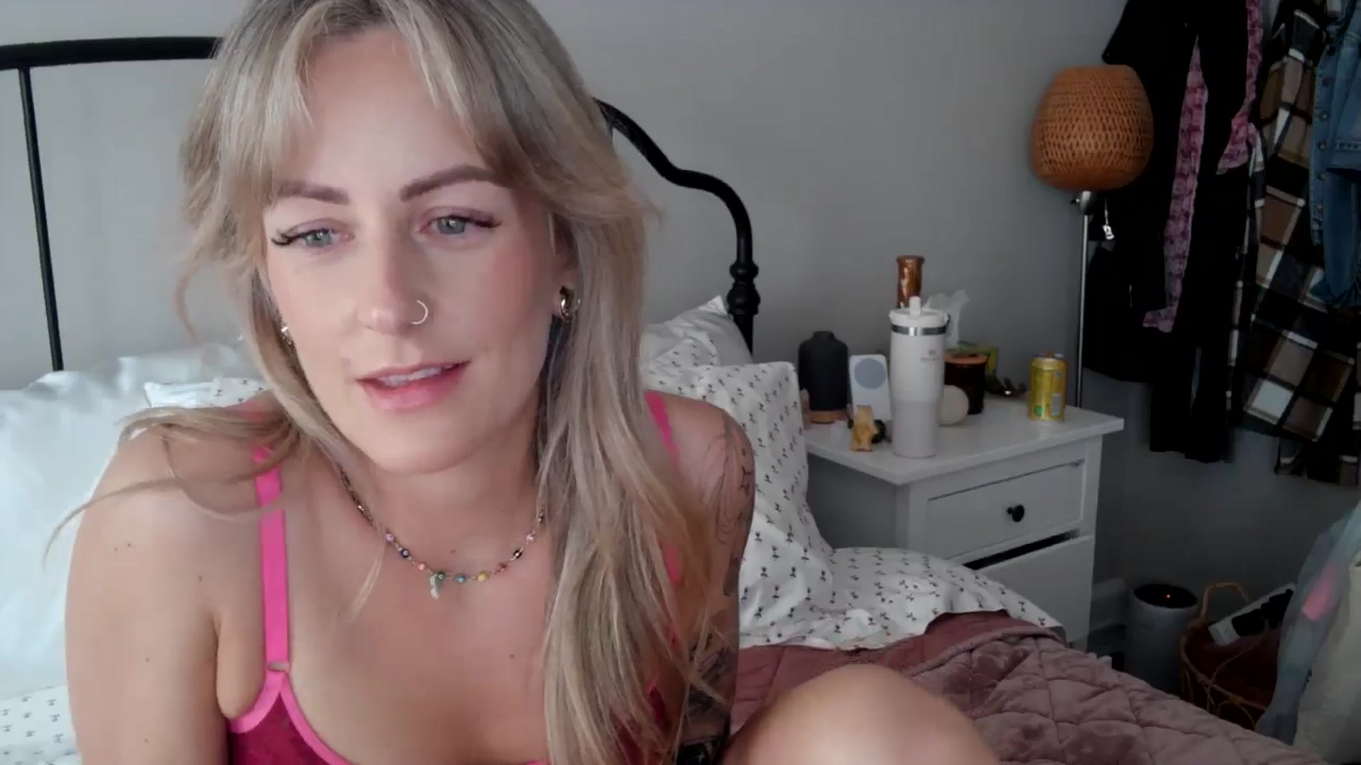Gallery image thumbnail from Lena_bee's myfreecams stream on, 05/08/2024, 16:56 image 19 of 20
