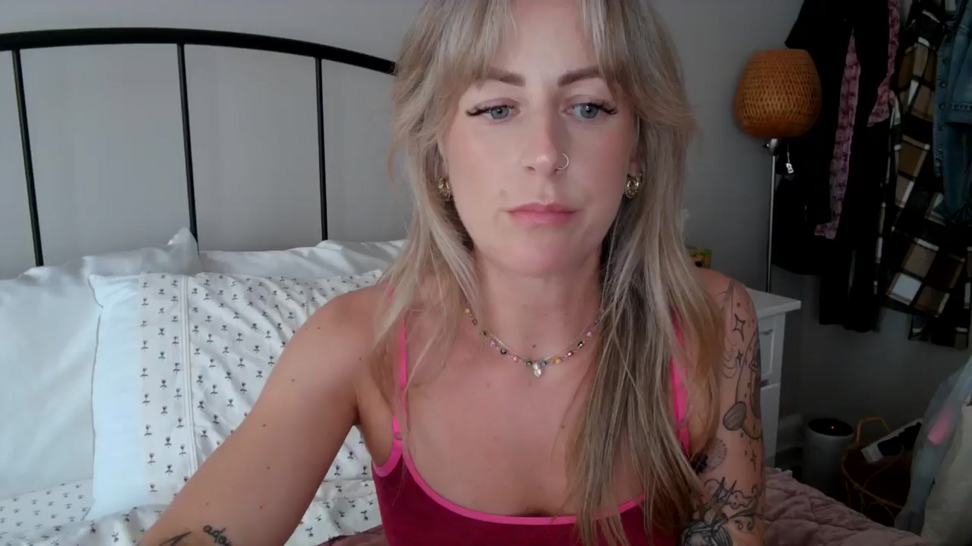 Gallery image thumbnail from Lena_bee's myfreecams stream on, 05/08/2024, 17:47 image 1 of 20