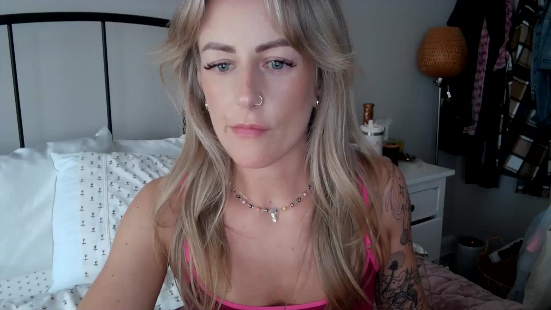 Gallery image thumbnail from Lena_bee's myfreecams stream on, 05/08/2024, 17:47 image 5 of 20