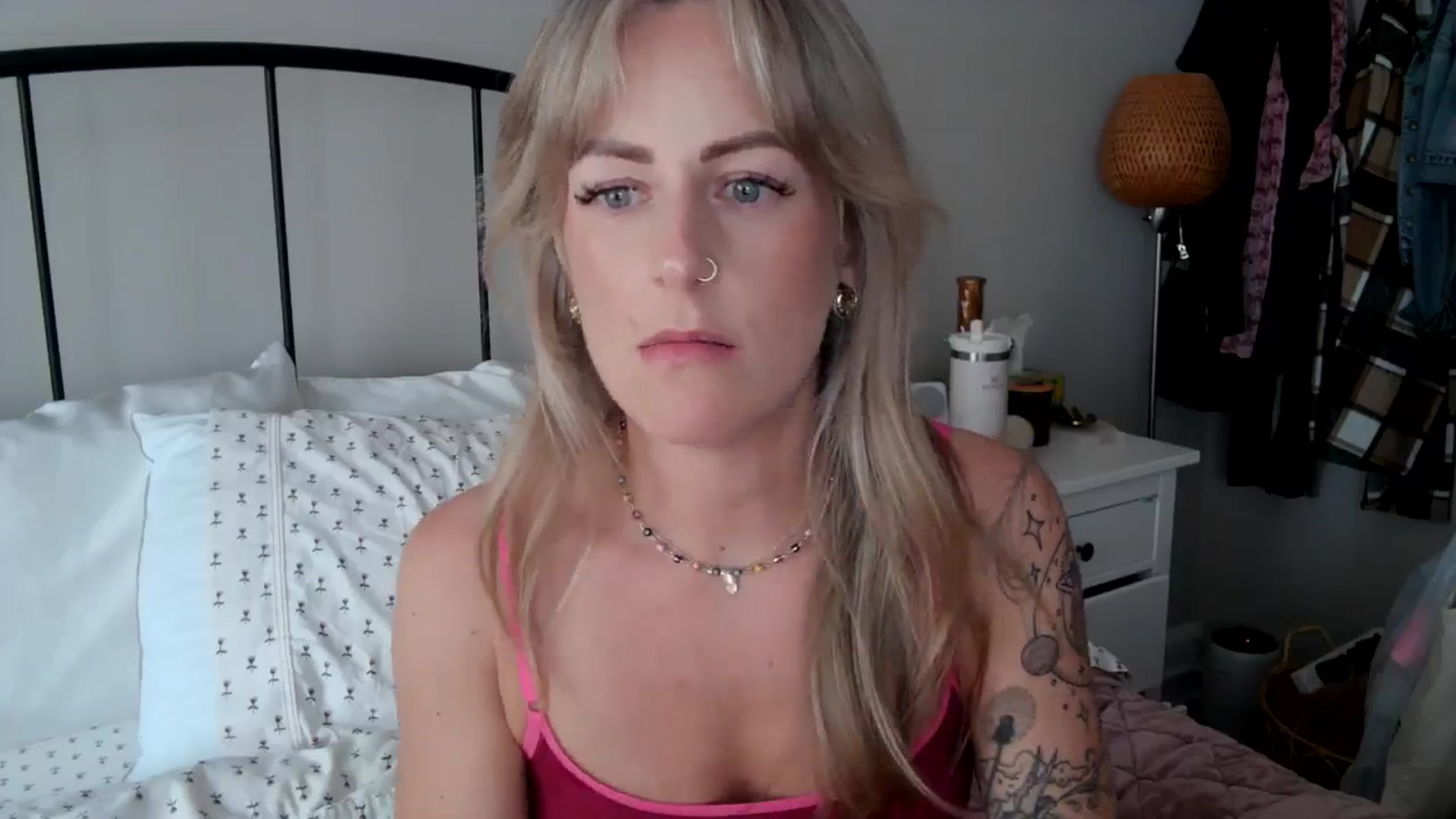 Gallery image thumbnail from Lena_bee's myfreecams stream on, 05/08/2024, 17:47 image 3 of 20