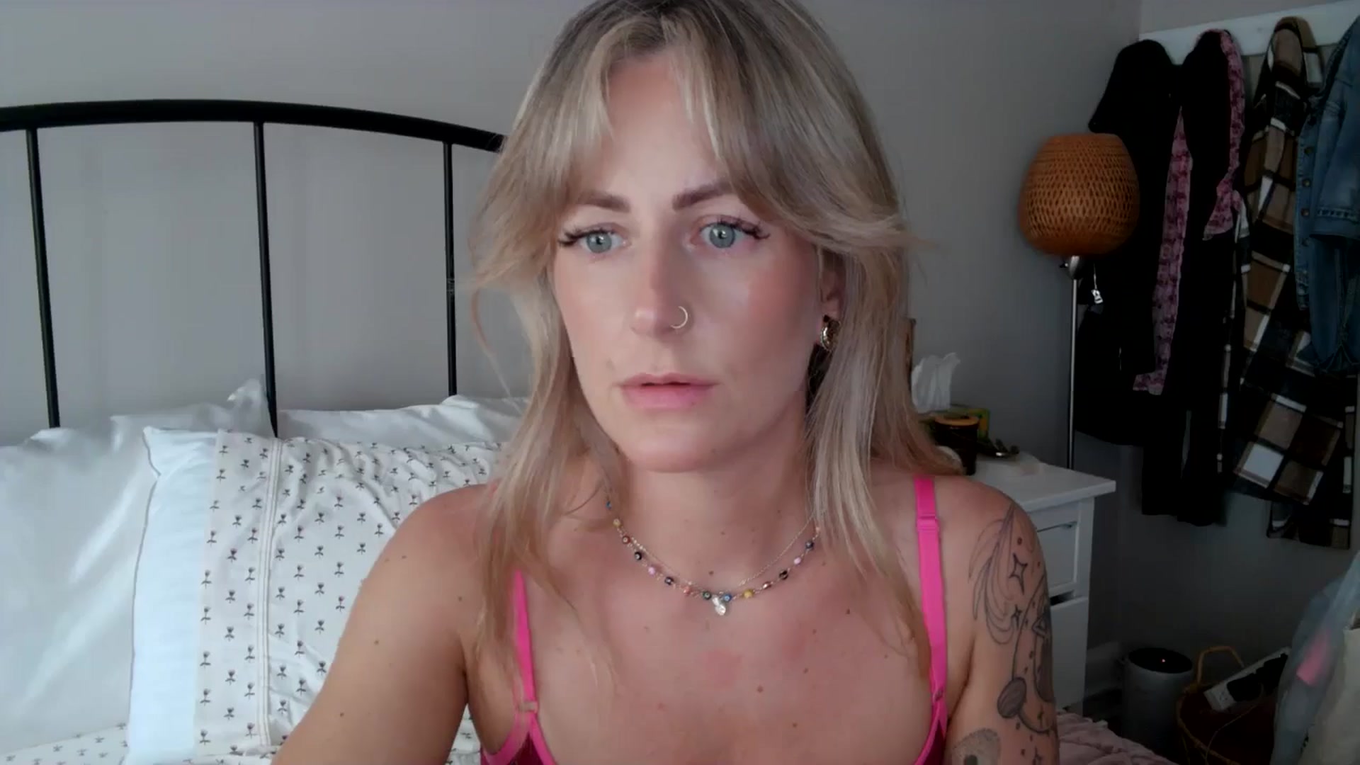 Gallery image thumbnail from Lena_bee's myfreecams stream on, 05/08/2024, 17:47 image 19 of 20