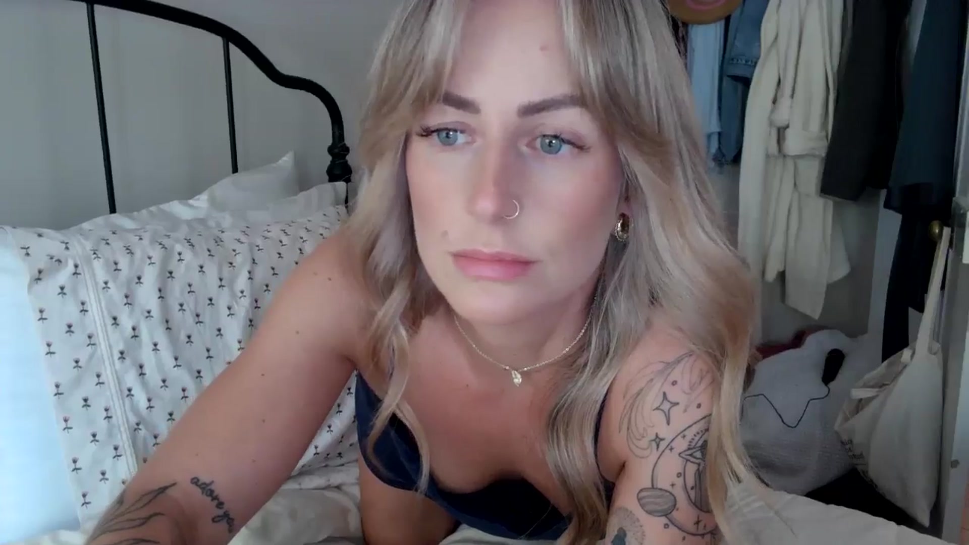 Gallery image thumbnail from Lena_bee's myfreecams stream on, 05/13/2024, 19:52 image 4 of 20