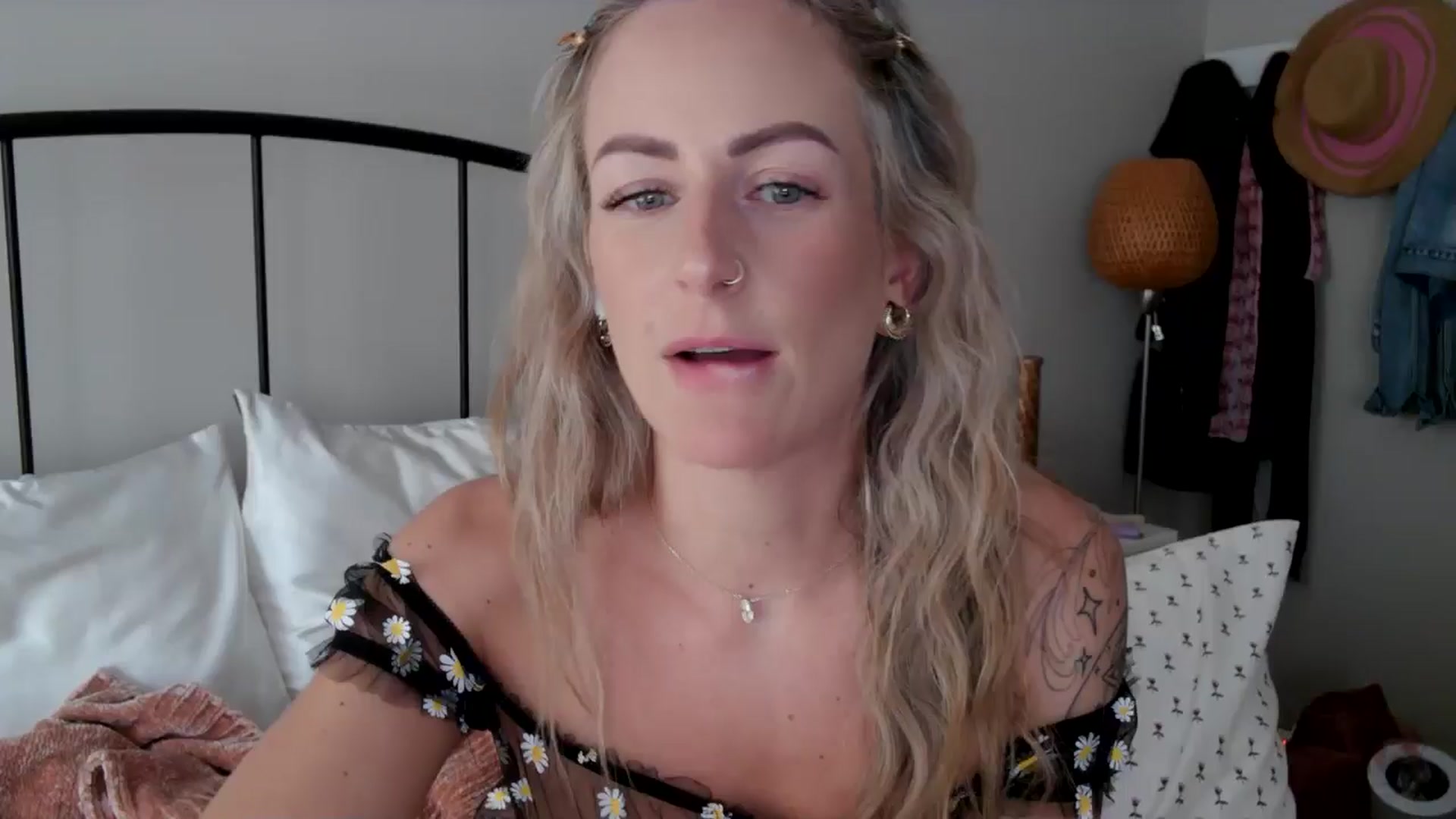 Gallery image thumbnail from Lena_bee's myfreecams stream on, 05/20/2024, 17:43 image 17 of 20