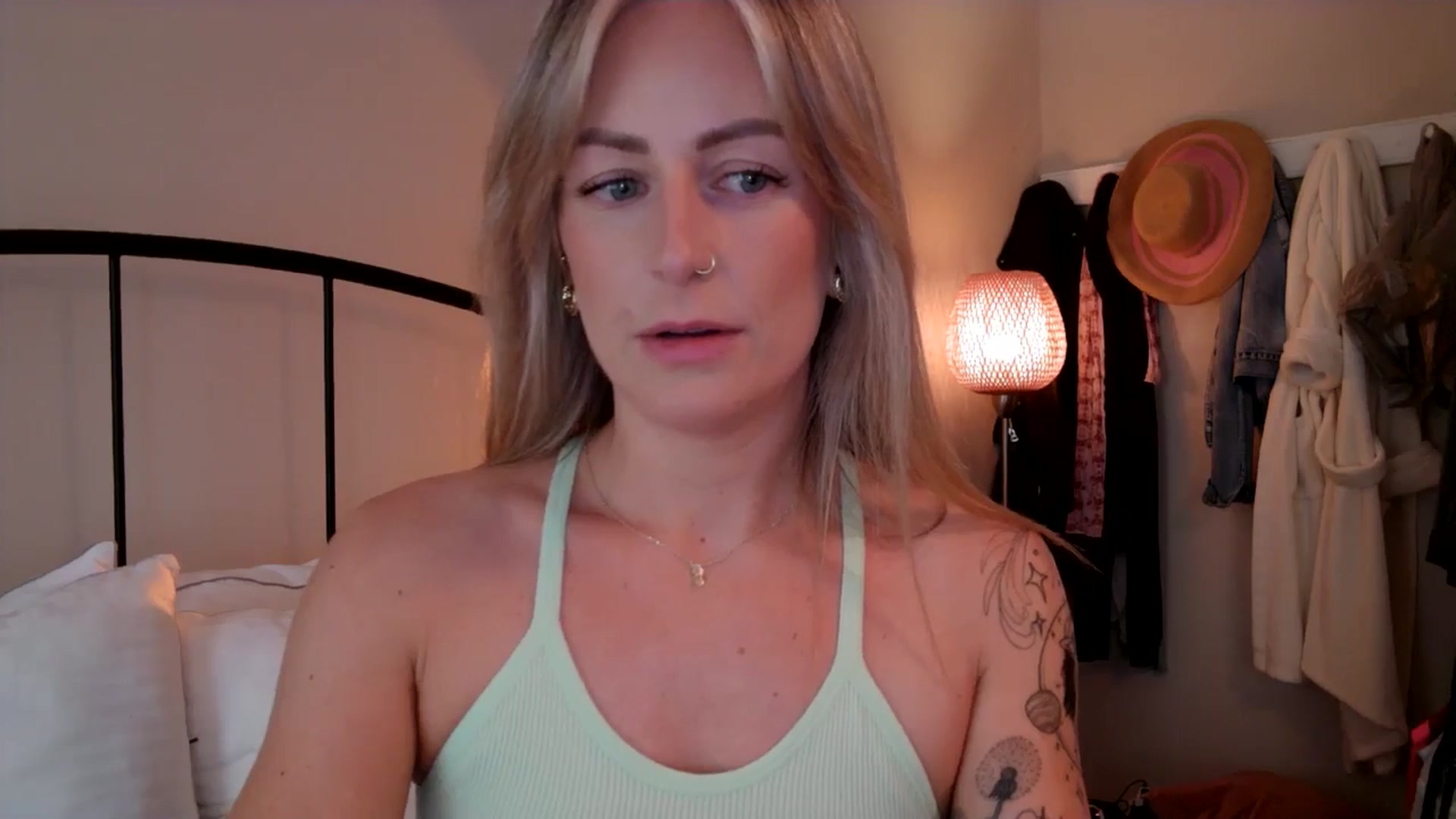Gallery image thumbnail from Lena_bee's myfreecams stream on, 05/23/2024, 17:44 image 15 of 20
