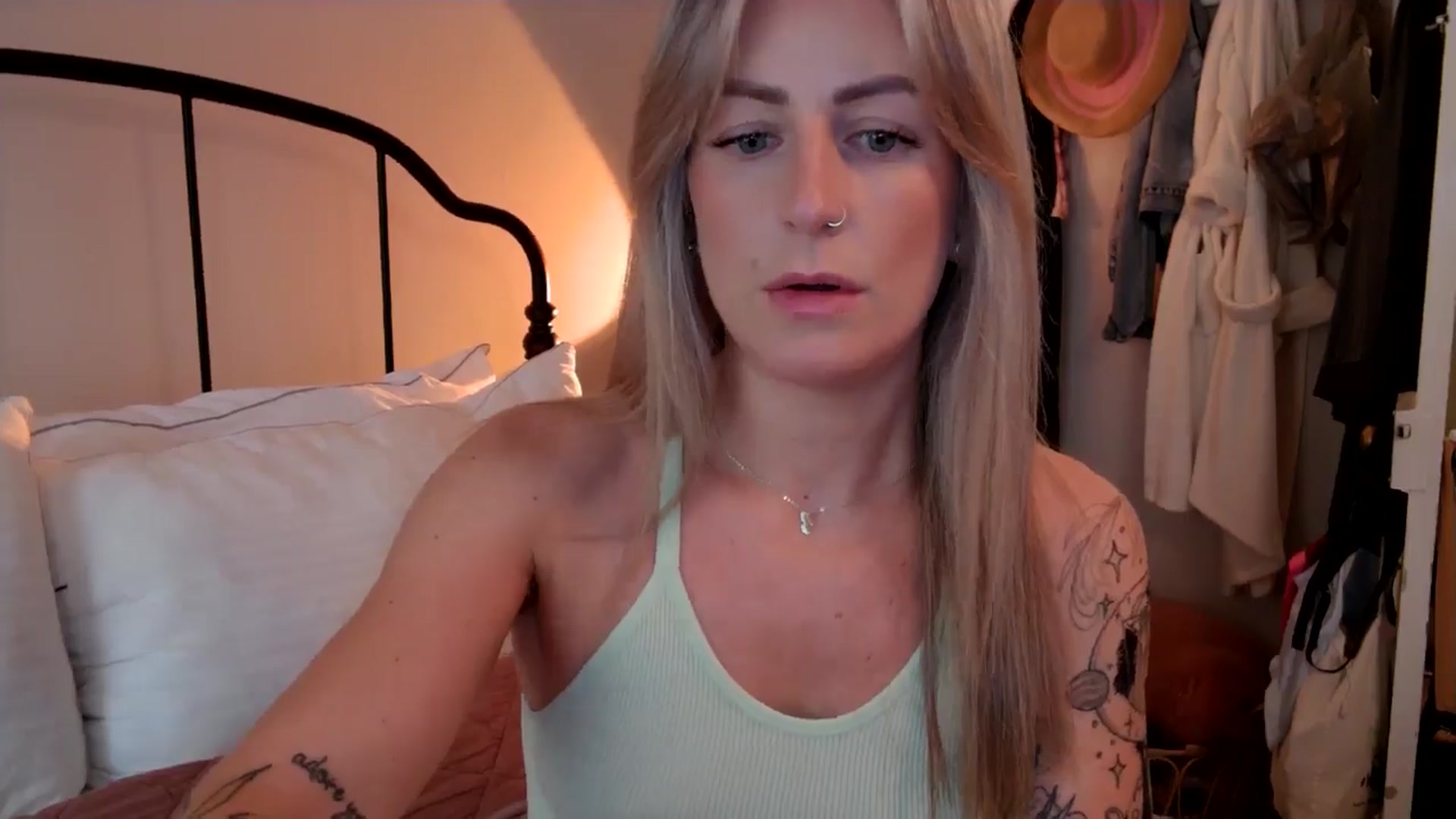 Gallery image thumbnail from Lena_bee's myfreecams stream on, 05/23/2024, 17:44 image 3 of 20