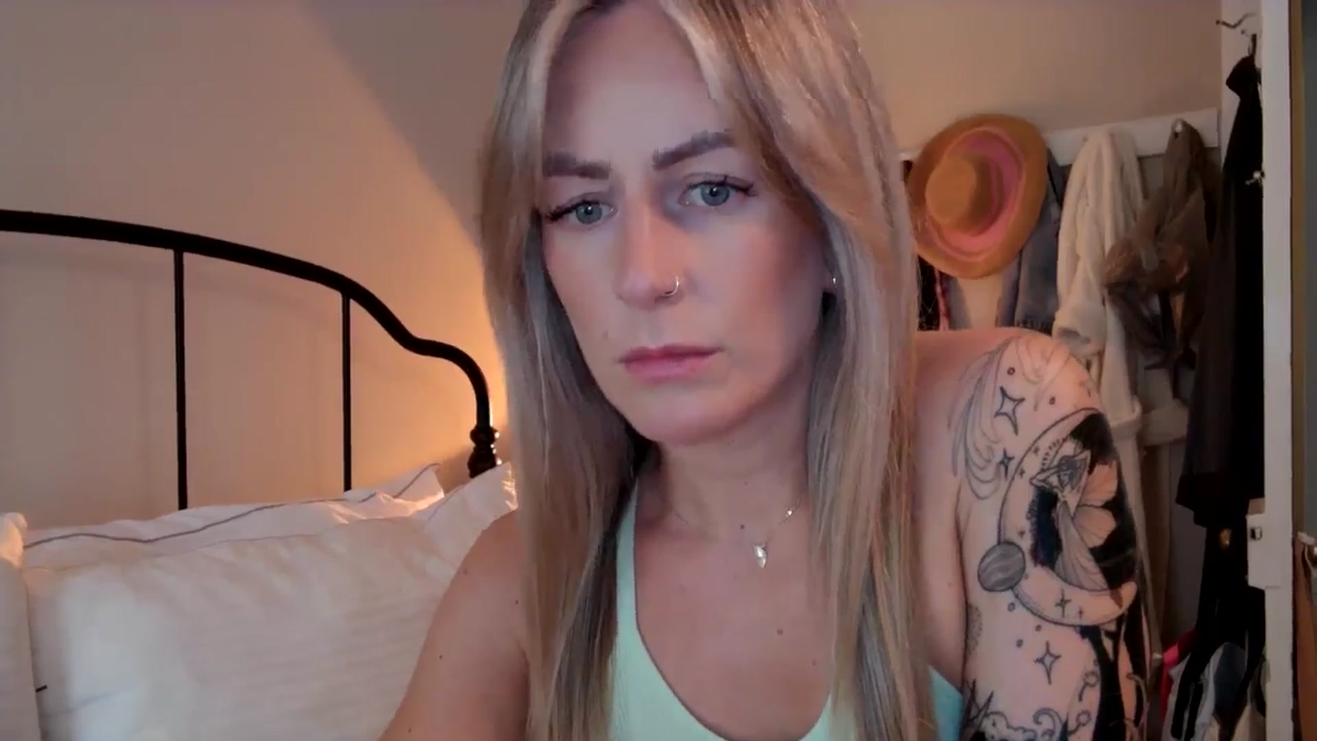 Gallery image thumbnail from Lena_bee's myfreecams stream on, 05/23/2024, 17:44 image 5 of 20