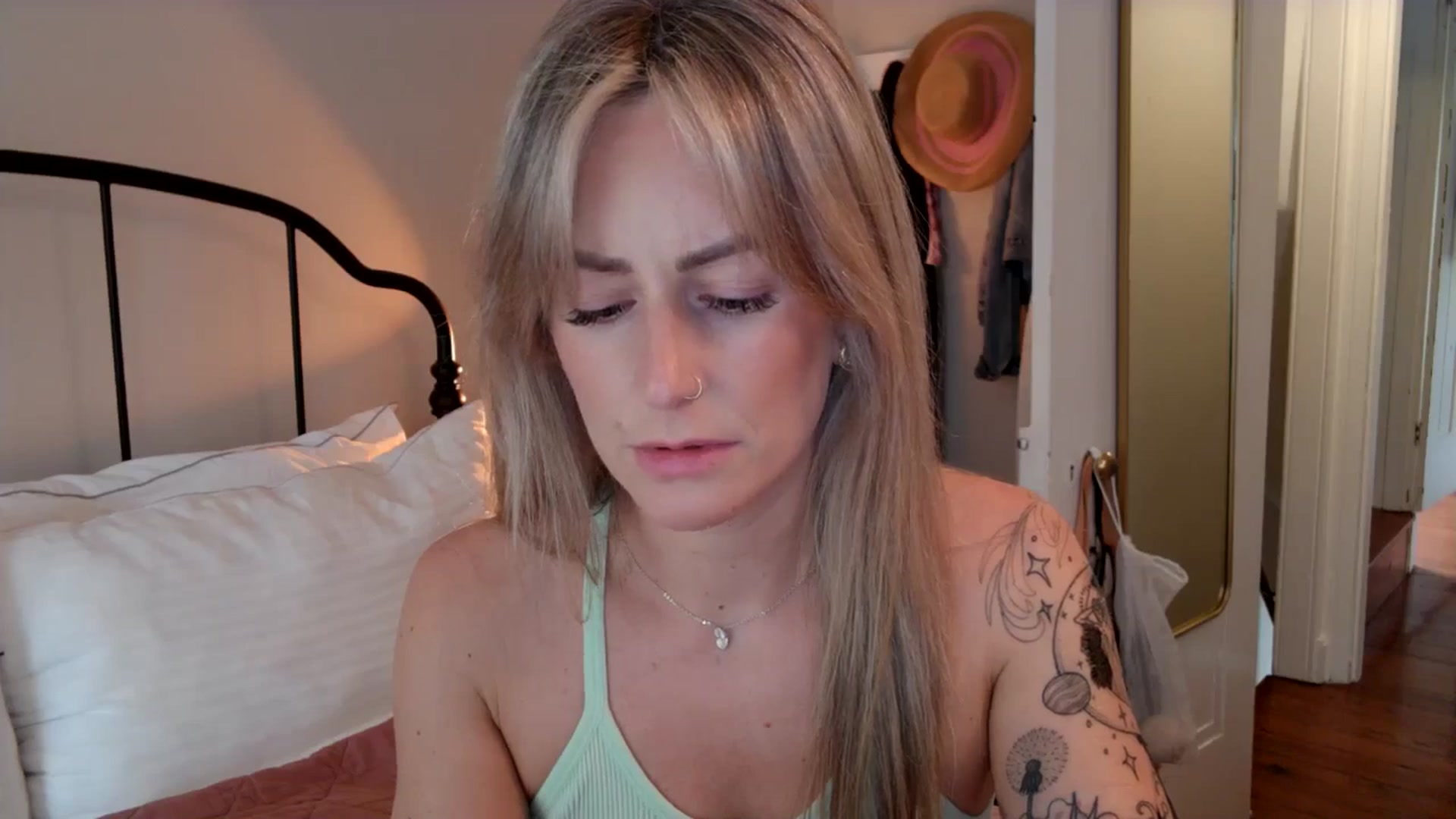 Gallery image thumbnail from Lena_bee's myfreecams stream on, 05/23/2024, 18:11 image 12 of 20