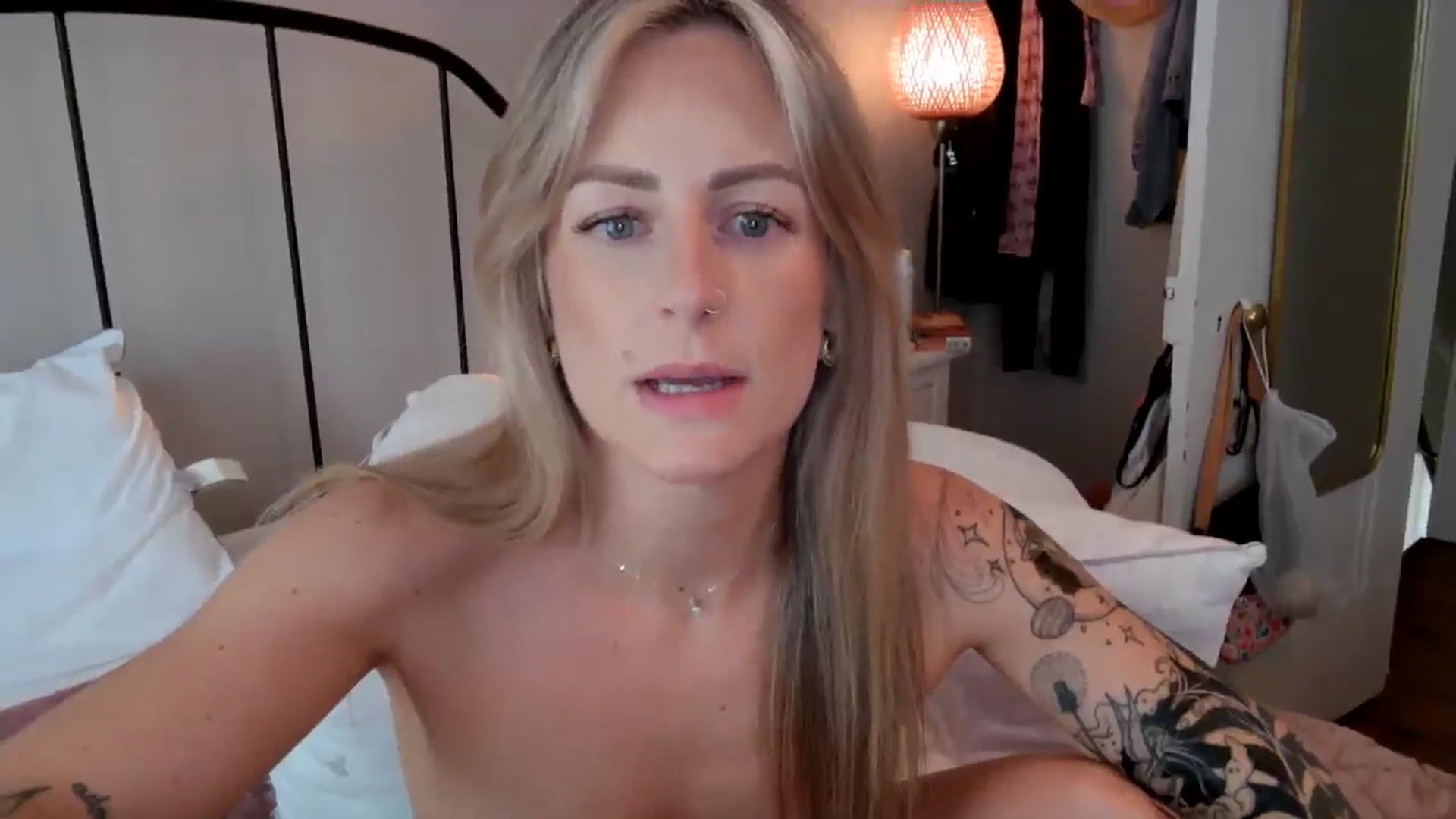 Gallery image thumbnail from Lena_bee's myfreecams stream on, 05/23/2024, 19:42 image 11 of 20