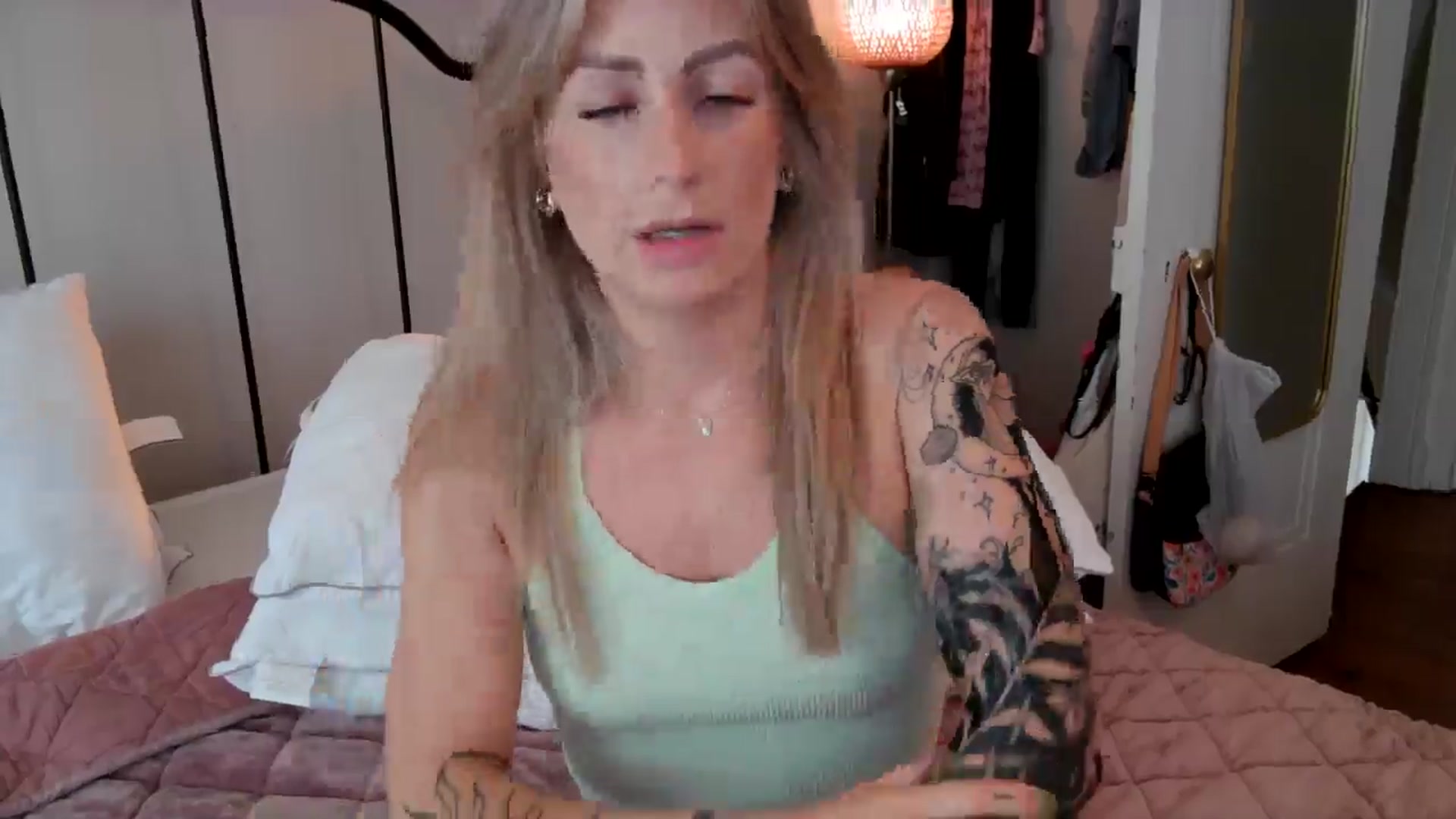 Gallery image thumbnail from Lena_bee's myfreecams stream on, 05/23/2024, 19:42 image 8 of 20