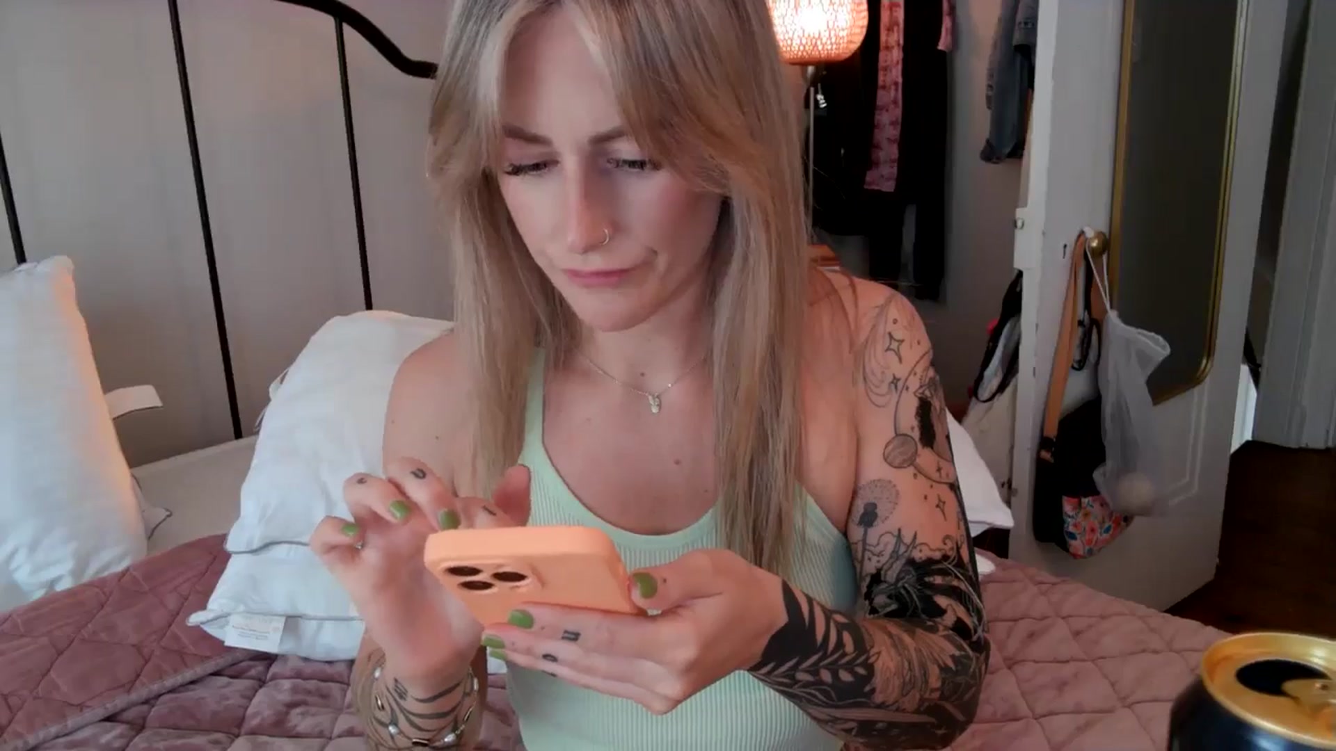 Gallery image thumbnail from Lena_bee's myfreecams stream on, 05/23/2024, 19:42 image 7 of 20