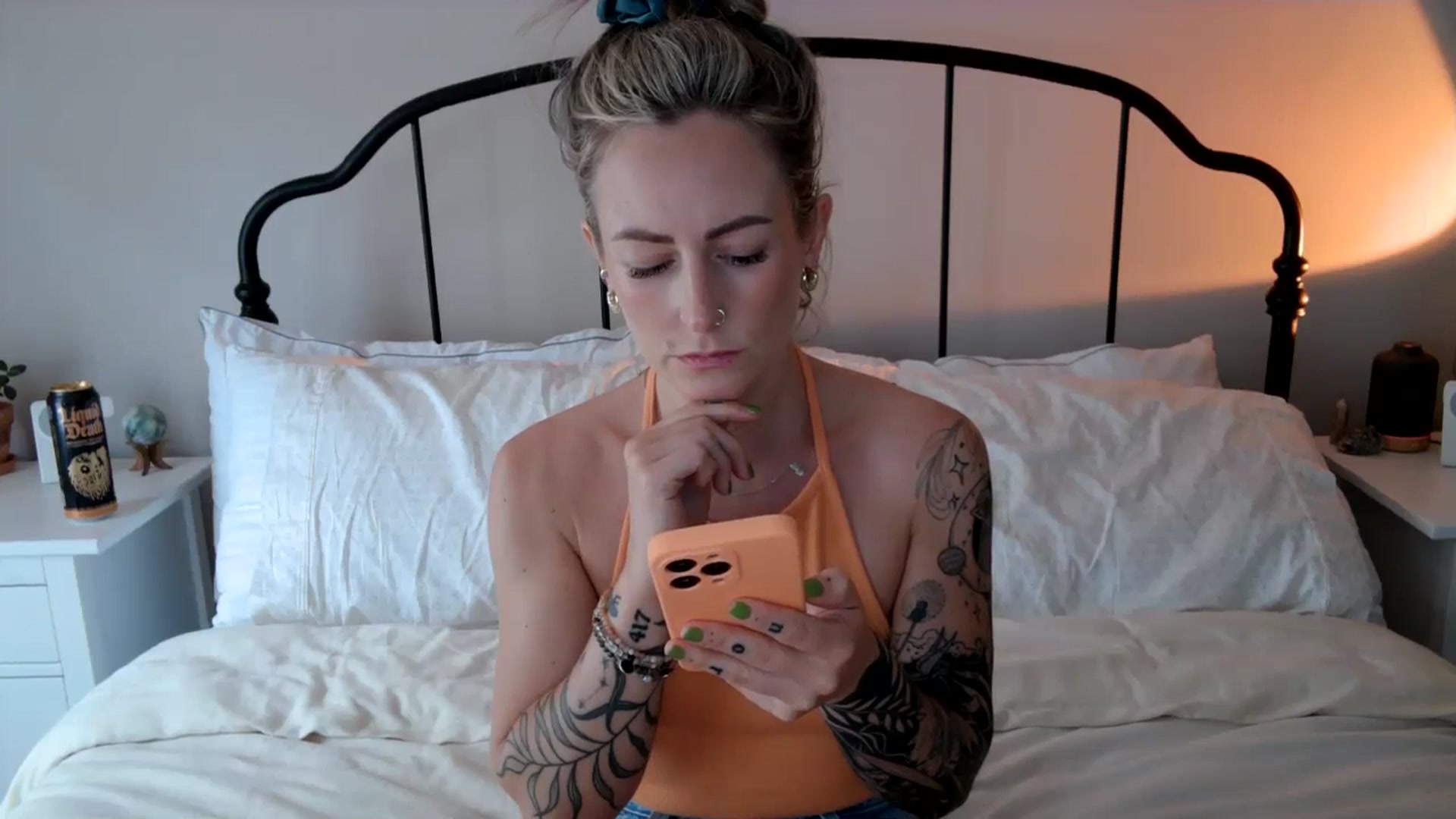 Gallery image thumbnail from Lena_bee's myfreecams stream on, 05/28/2024, 17:32 image 8 of 20
