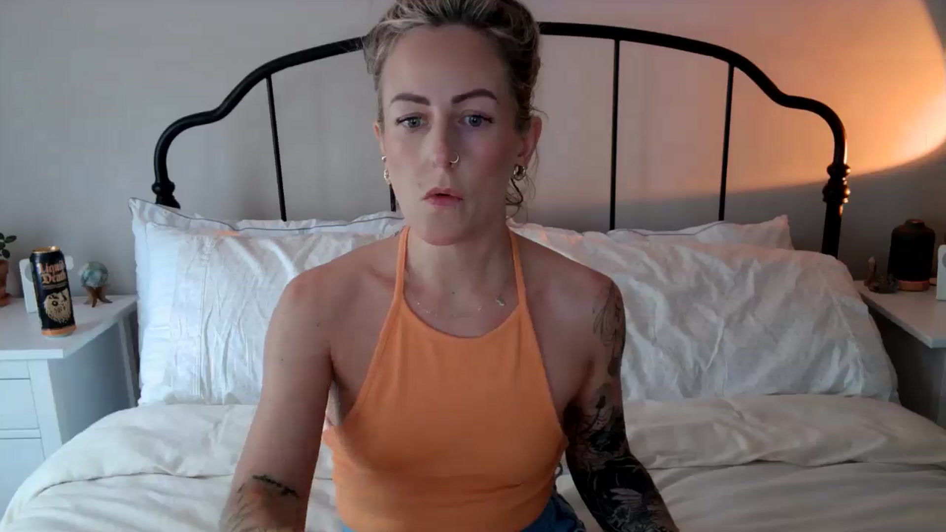 Gallery image thumbnail from Lena_bee's myfreecams stream on, 05/28/2024, 17:32 image 7 of 20