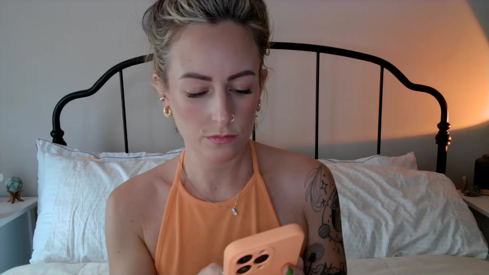 Gallery image thumbnail from Lena_bee's myfreecams stream on, 05/28/2024, 17:32 image 4 of 20