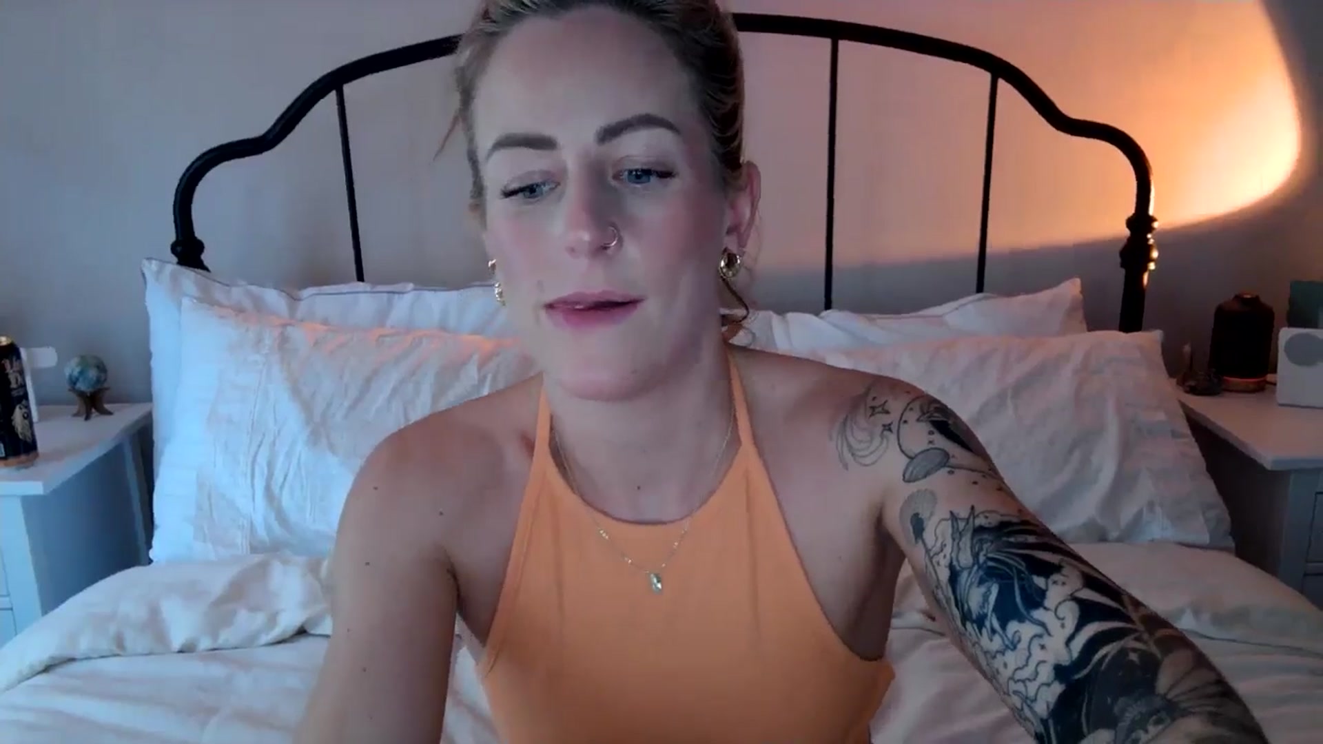Gallery image thumbnail from Lena_bee's myfreecams stream on, 05/28/2024, 19:50 image 4 of 20