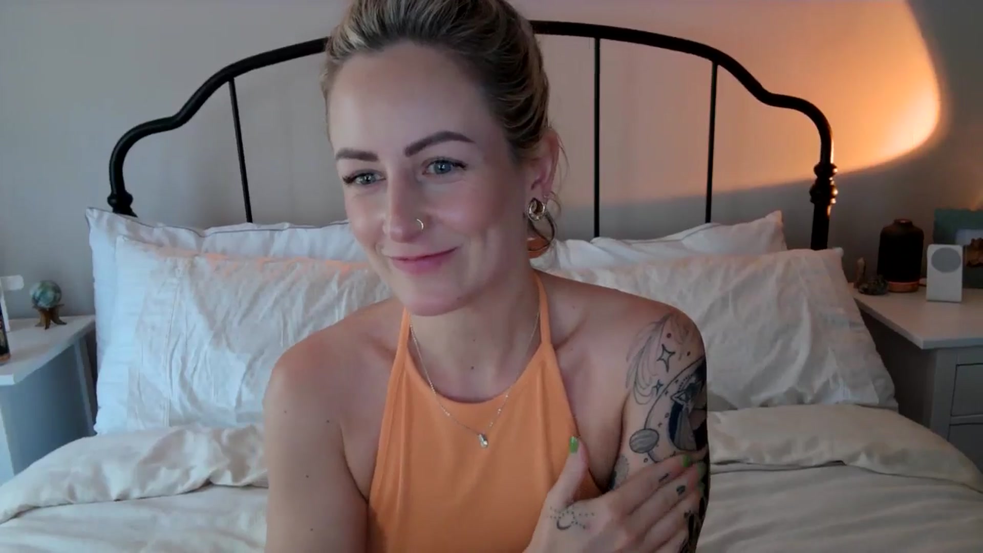 Gallery image thumbnail from Lena_bee's myfreecams stream on, 05/28/2024, 19:50 image 10 of 20