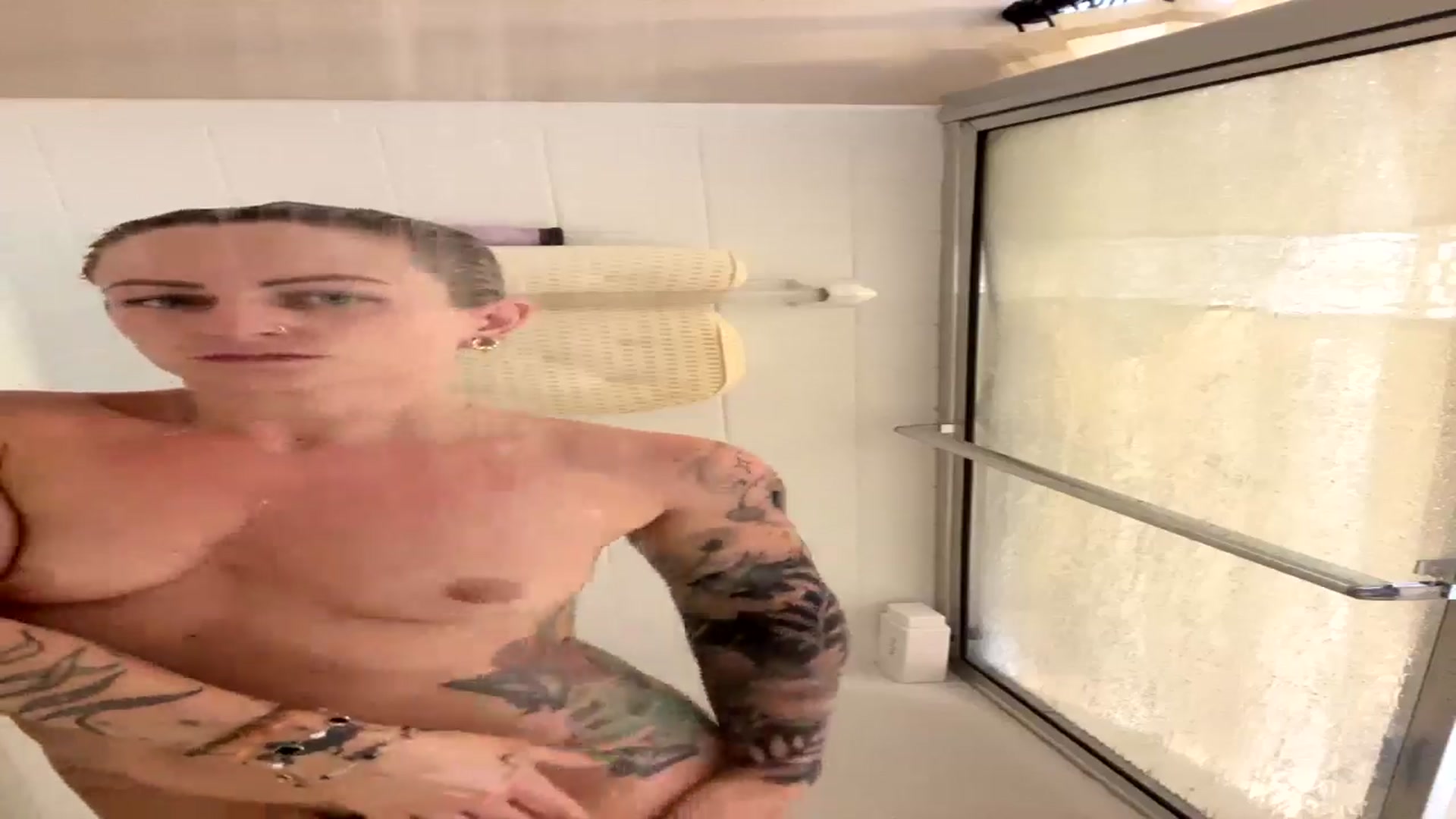 Gallery image thumbnail from Lena_bee's myfreecams stream on, 05/29/2024, 16:07 image 15 of 20