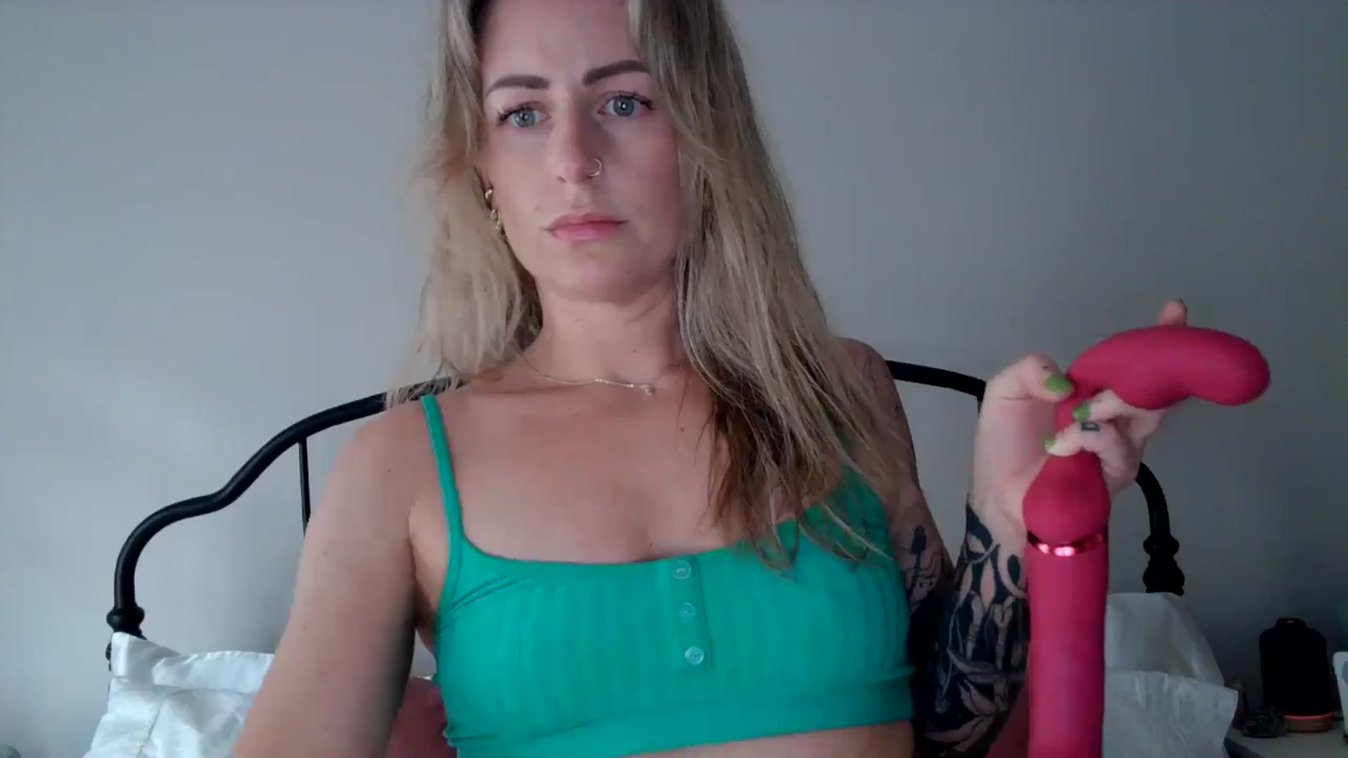 Gallery image thumbnail from Lena_bee's myfreecams stream on, 05/29/2024, 16:56 image 12 of 20