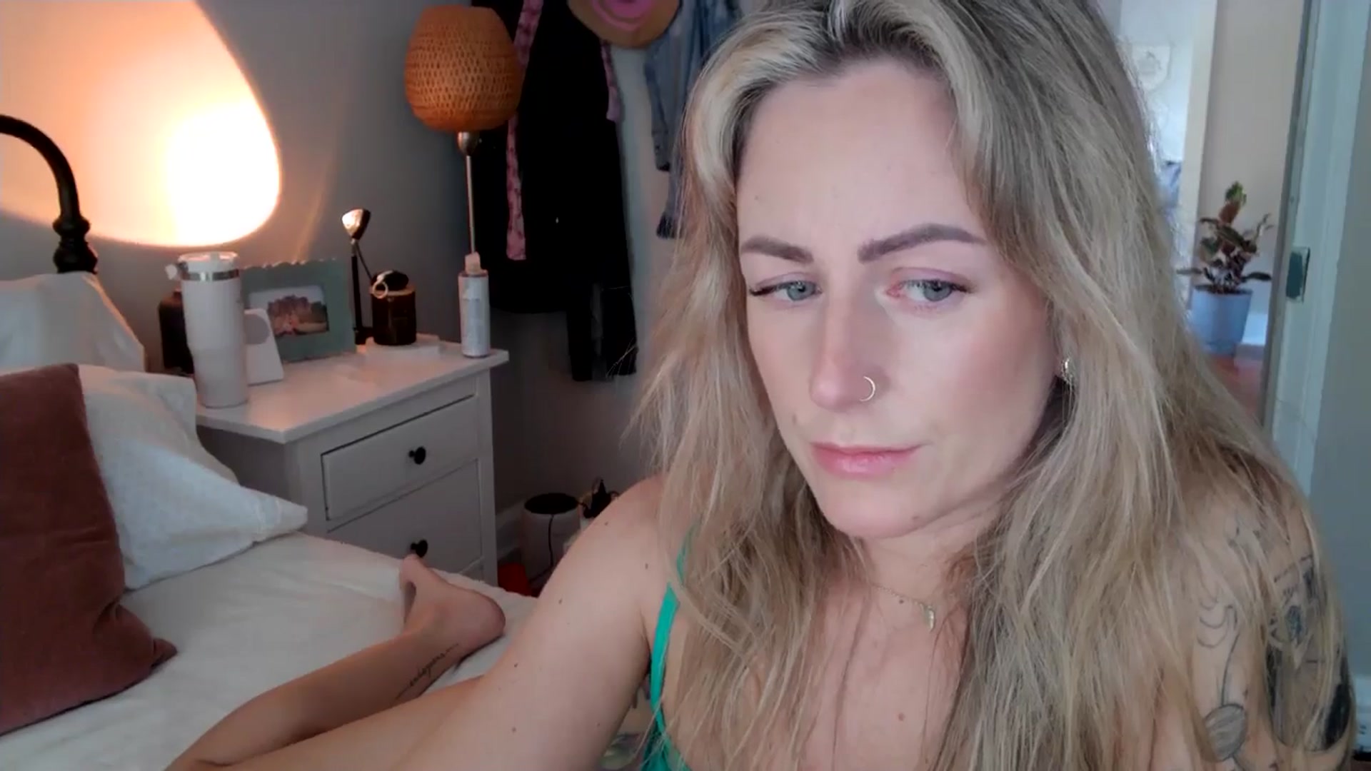 Gallery image thumbnail from Lena_bee's myfreecams stream on, 05/29/2024, 17:58 image 7 of 20