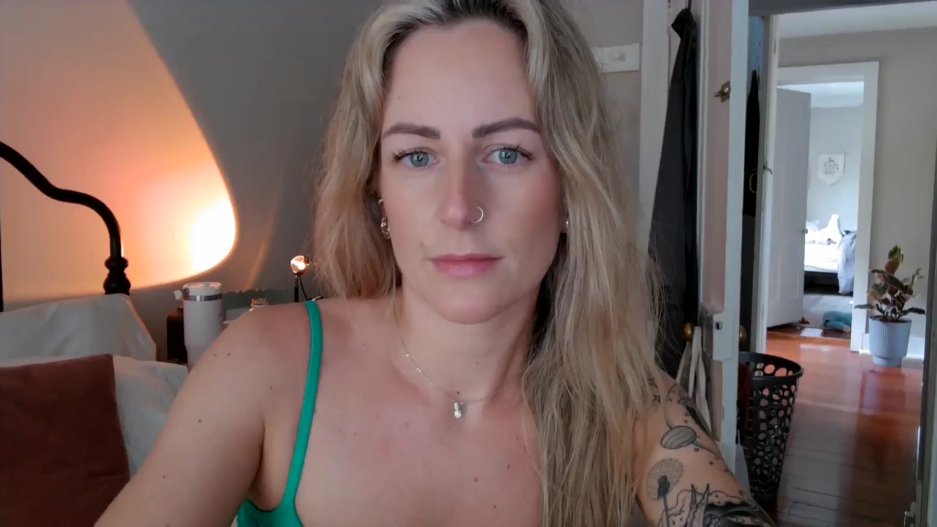 Gallery image thumbnail from Lena_bee's myfreecams stream on, 05/29/2024, 17:58 image 14 of 20