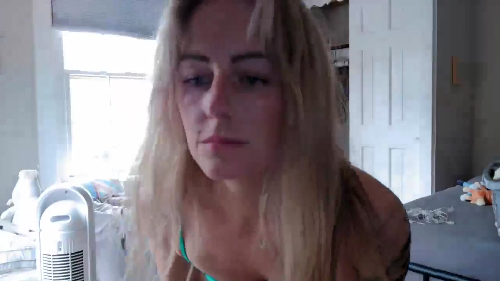 Gallery image thumbnail from Lena_bee's myfreecams stream on, 05/29/2024, 18:06 image 4 of 20