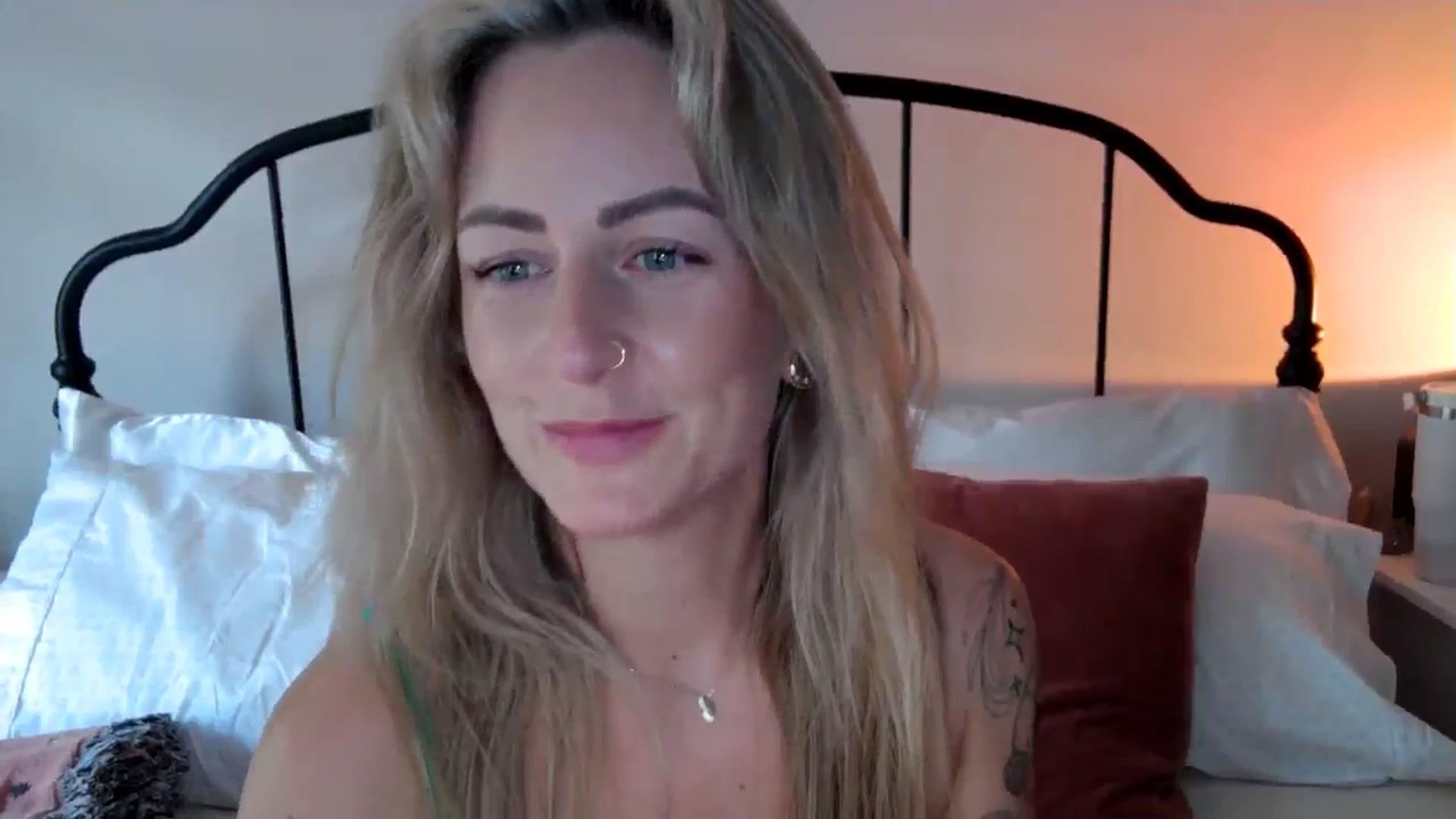 Gallery image thumbnail from Lena_bee's myfreecams stream on, 05/29/2024, 19:34 image 4 of 20