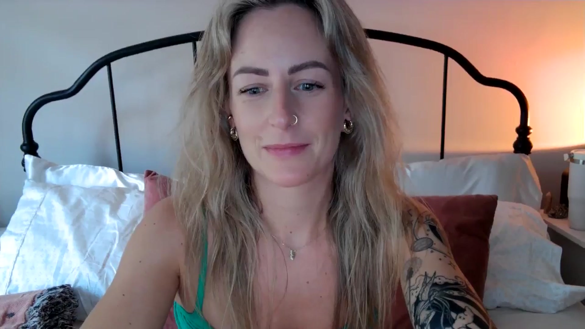 Gallery image thumbnail from Lena_bee's myfreecams stream on, 05/29/2024, 19:34 image 5 of 20