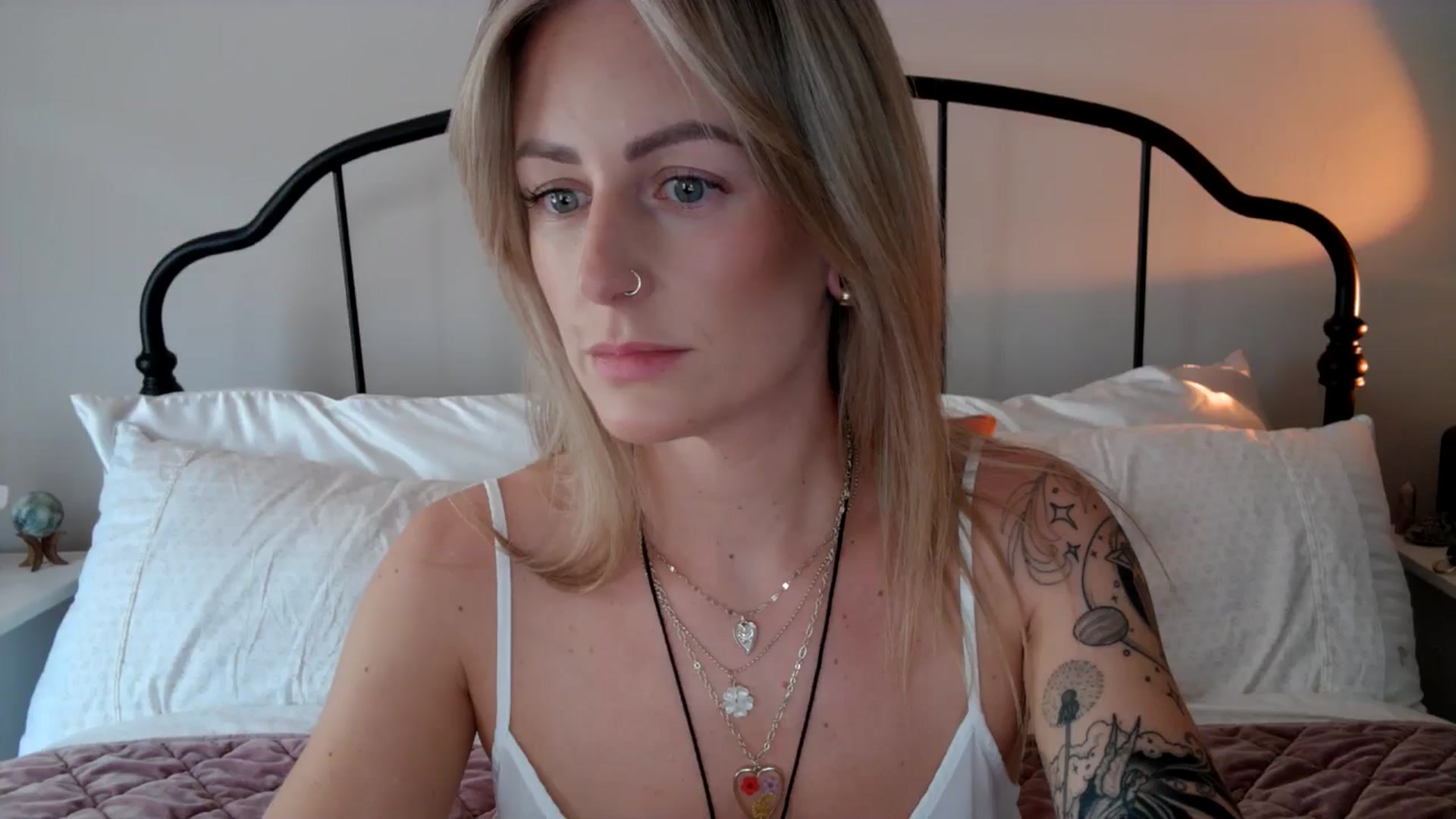 Gallery image thumbnail from Lena_bee's myfreecams stream on, 05/30/2024, 19:02 image 12 of 20