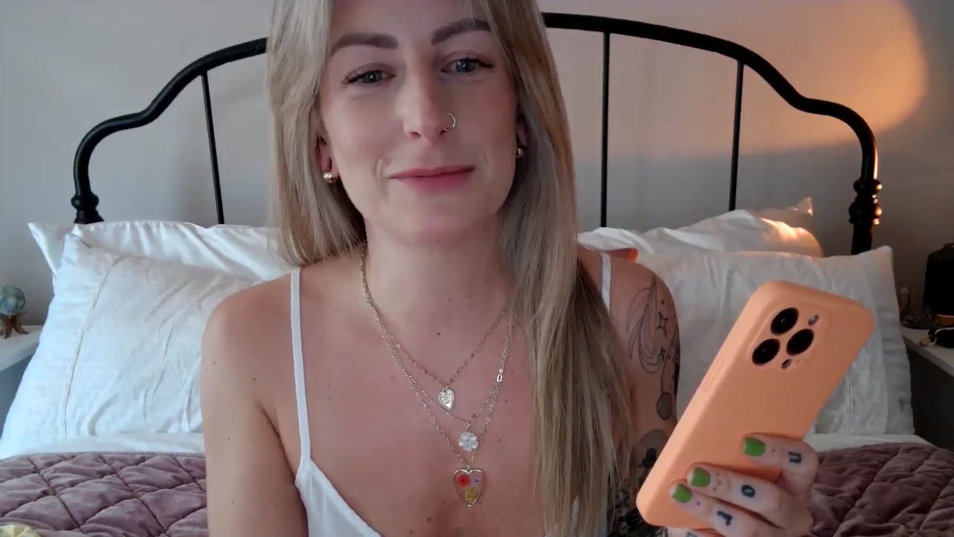 Gallery image thumbnail from Lena_bee's myfreecams stream on, 05/30/2024, 19:02 image 19 of 20