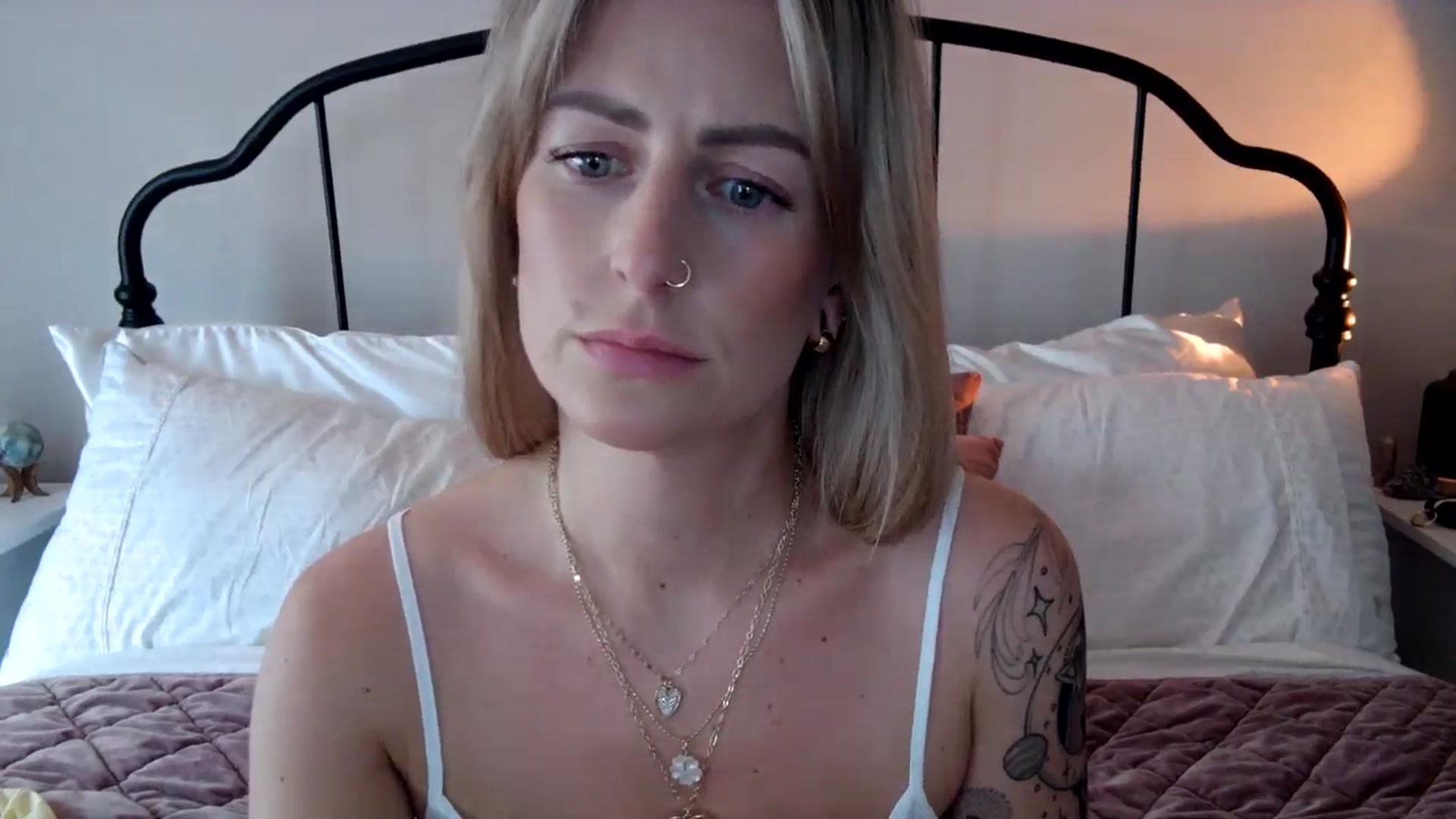 Gallery image thumbnail from Lena_bee's myfreecams stream on, 05/30/2024, 19:02 image 17 of 20