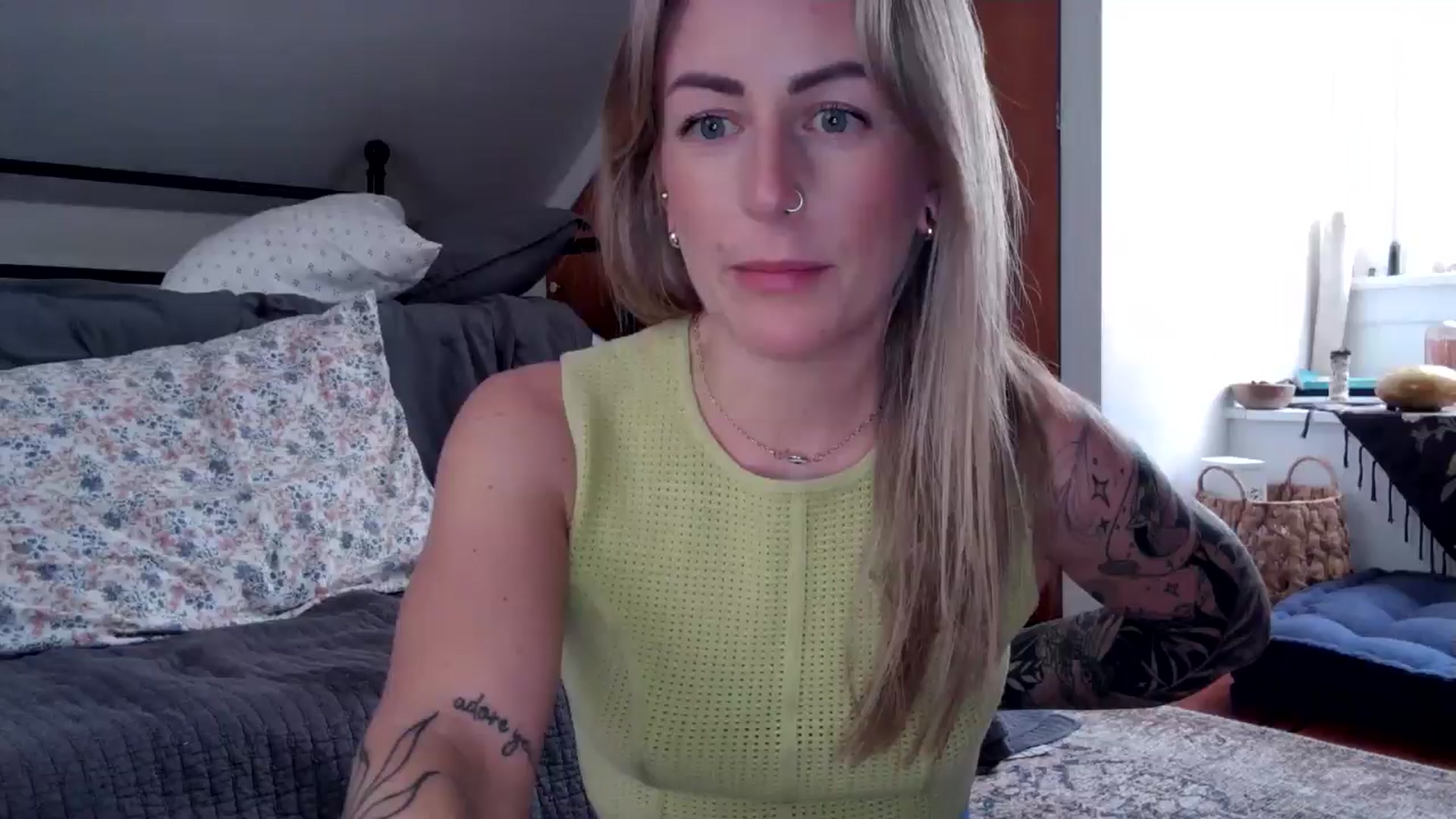 Gallery image thumbnail from Lena_bee's myfreecams stream on, 06/03/2024, 18:00 image 1 of 20