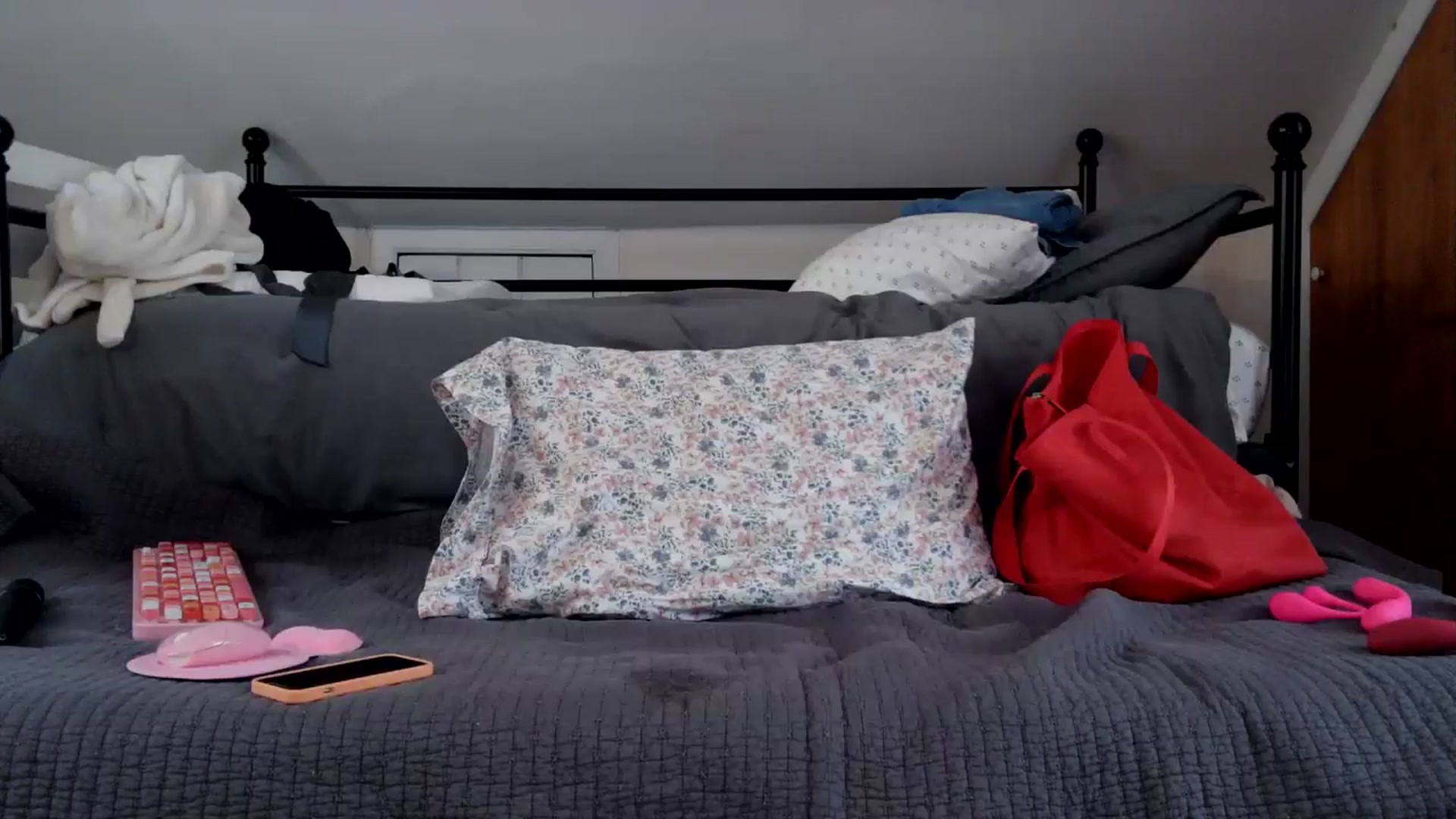 Gallery image thumbnail from Lena_bee's myfreecams stream on, 06/03/2024, 18:00 image 10 of 20