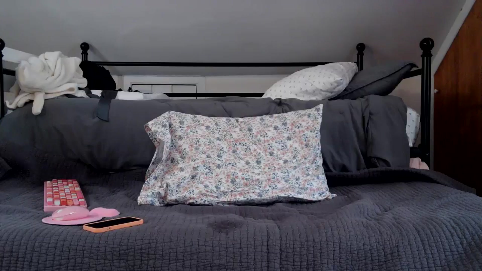Gallery image thumbnail from Lena_bee's myfreecams stream on, 06/03/2024, 18:00 image 8 of 20