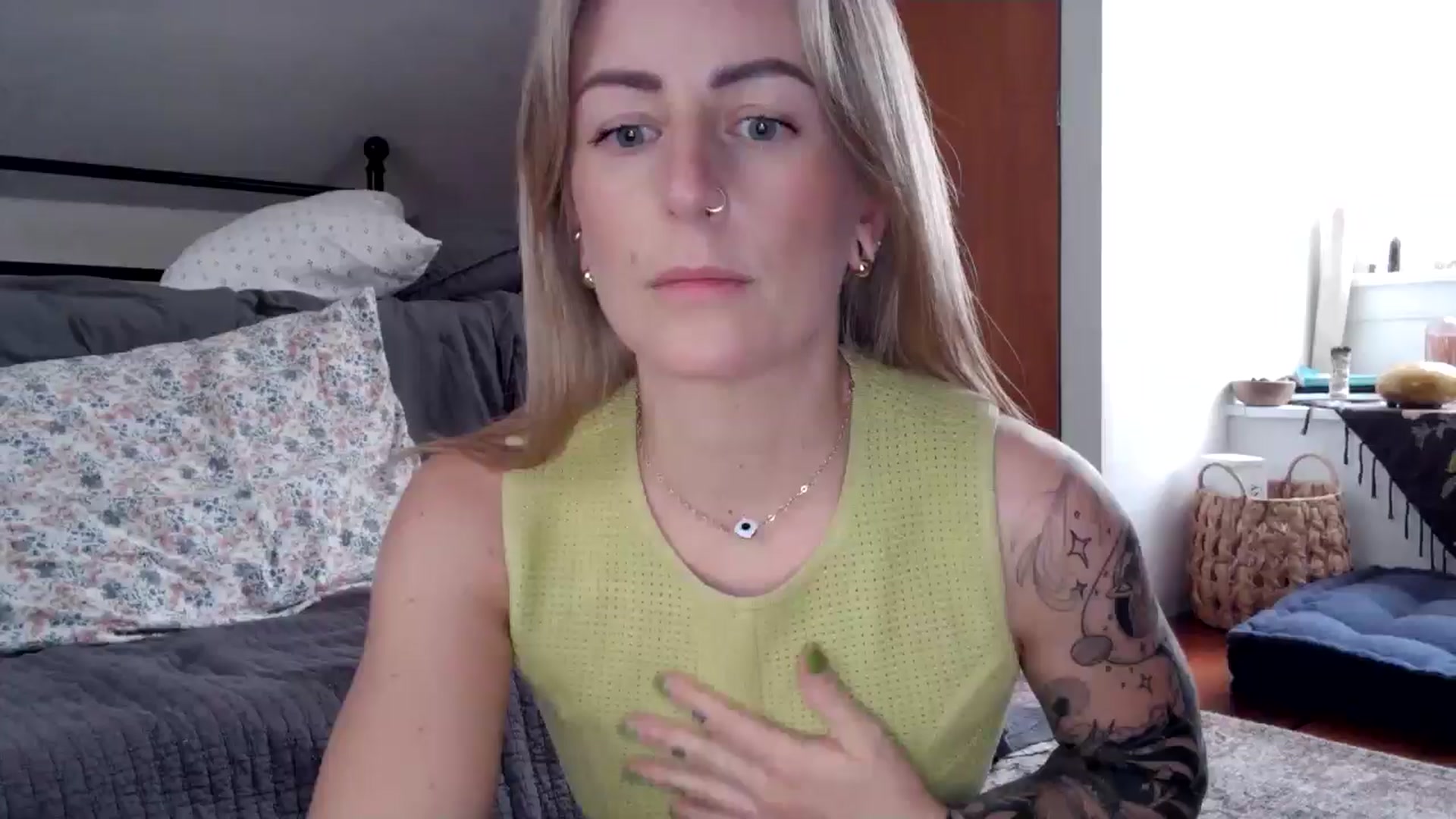 Gallery image thumbnail from Lena_bee's myfreecams stream on, 06/03/2024, 18:00 image 2 of 20
