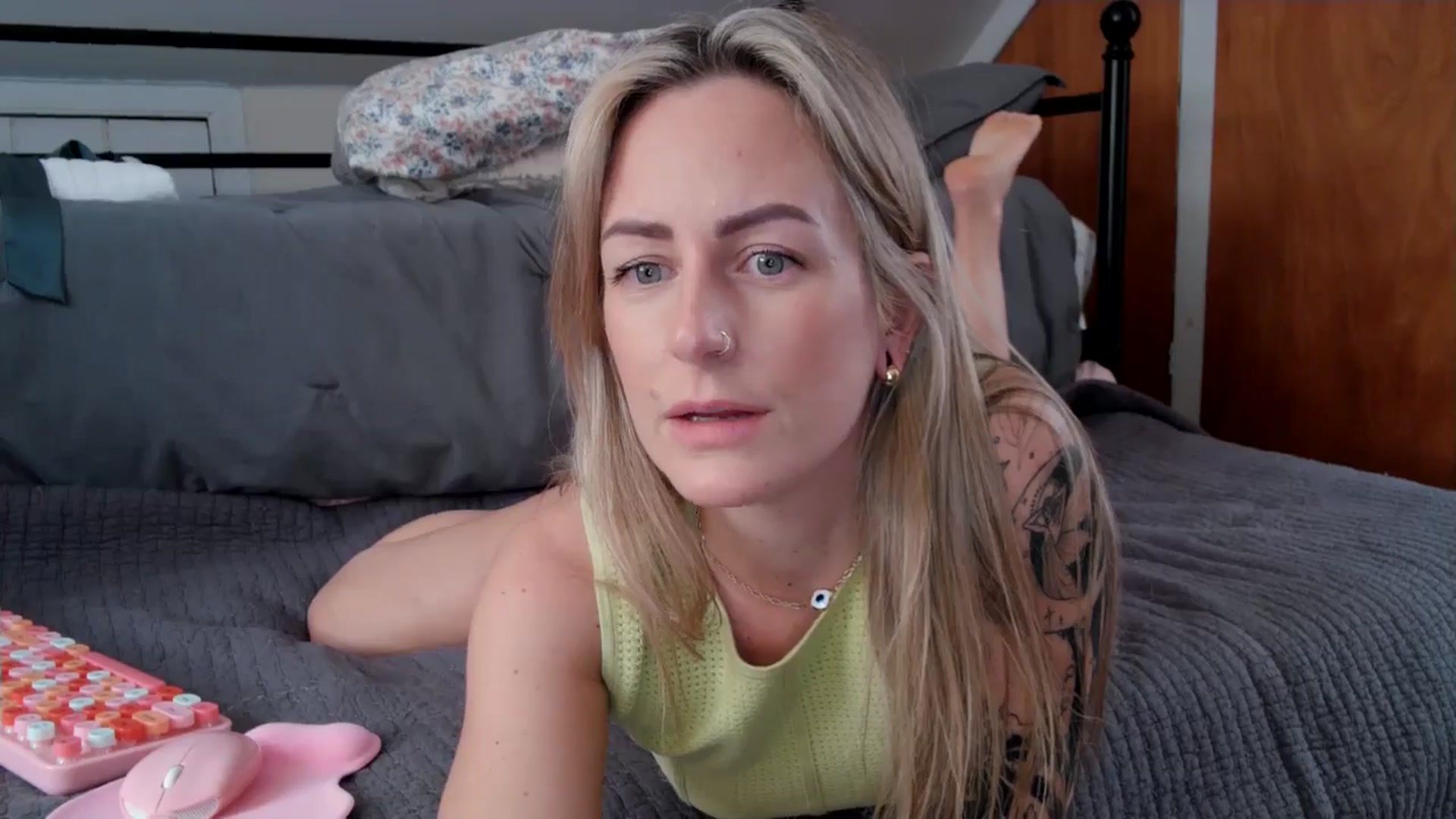 Gallery image thumbnail from Lena_bee's myfreecams stream on, 06/03/2024, 19:51 image 13 of 20