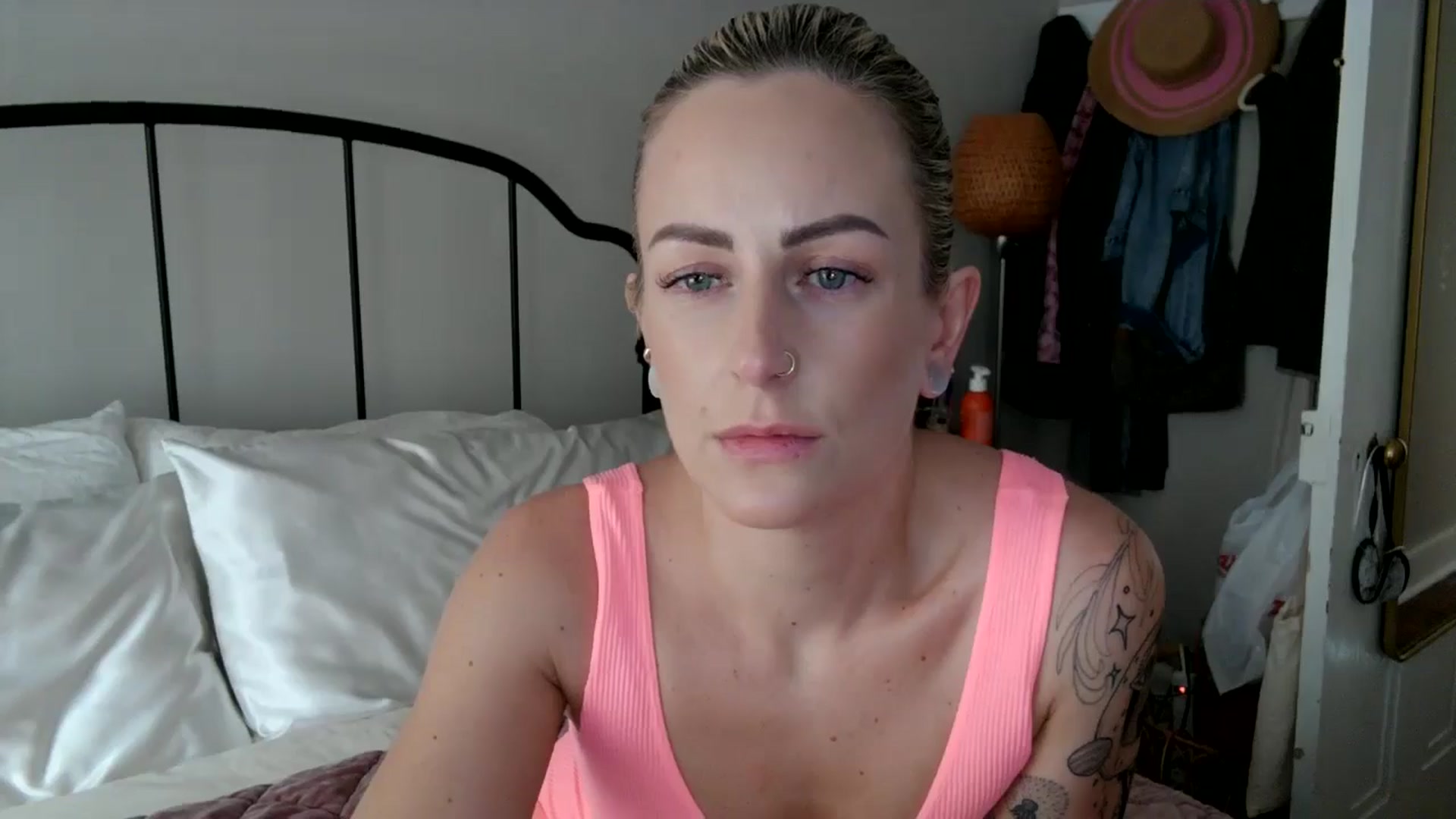 Gallery image thumbnail from Lena_bee's myfreecams stream on, 06/05/2024, 19:50 image 2 of 20