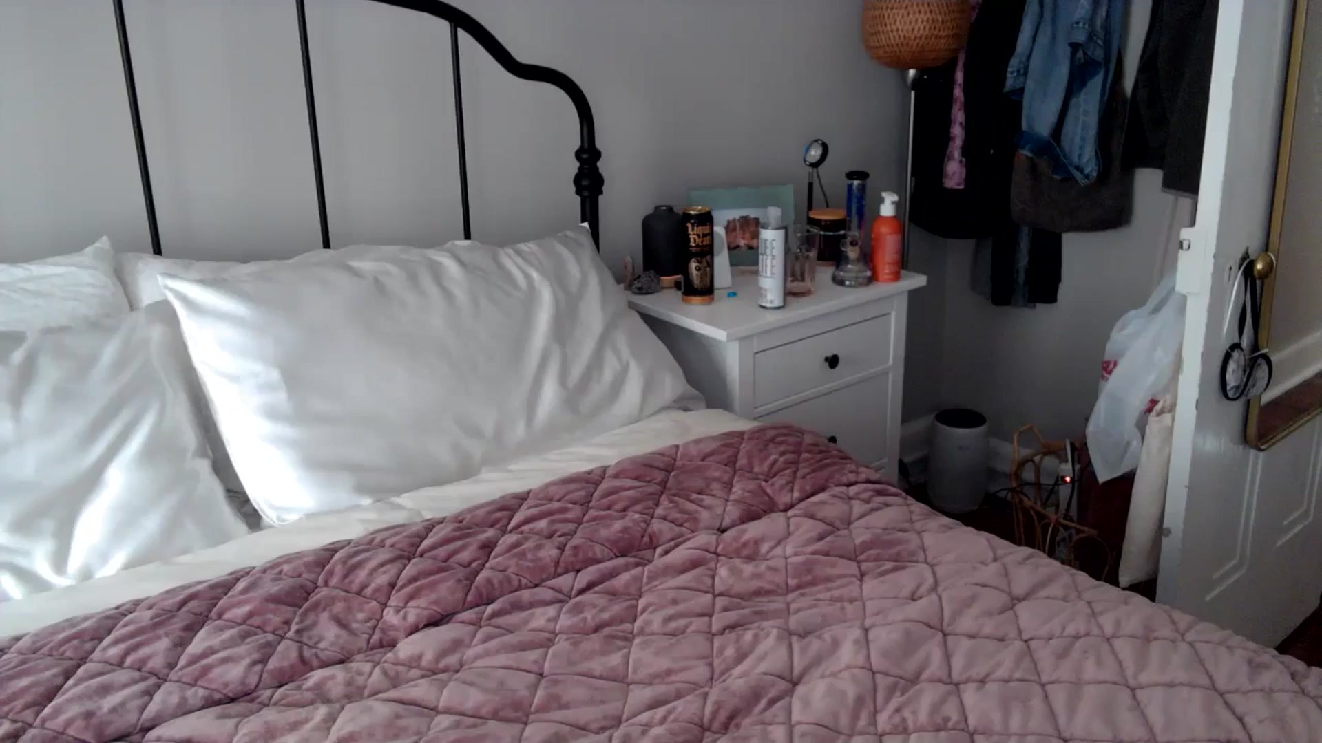 Gallery image thumbnail from Lena_bee's myfreecams stream on, 06/05/2024, 19:50 image 4 of 20