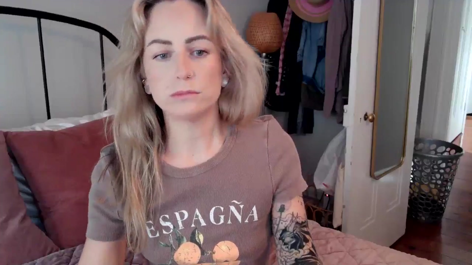 Gallery image thumbnail from Lena_bee's myfreecams stream on, 06/06/2024, 17:12 image 5 of 20