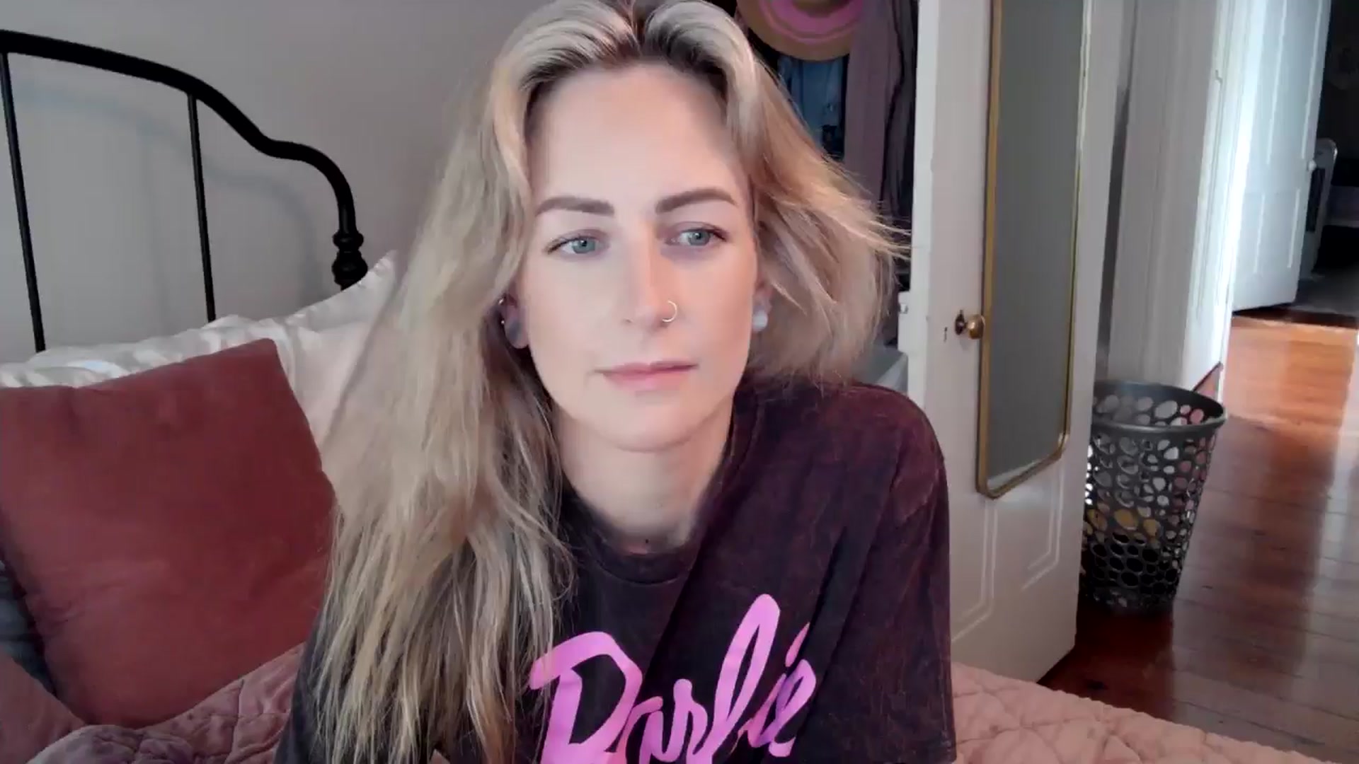 Gallery image thumbnail from Lena_bee's myfreecams stream on, 06/06/2024, 17:12 image 16 of 20