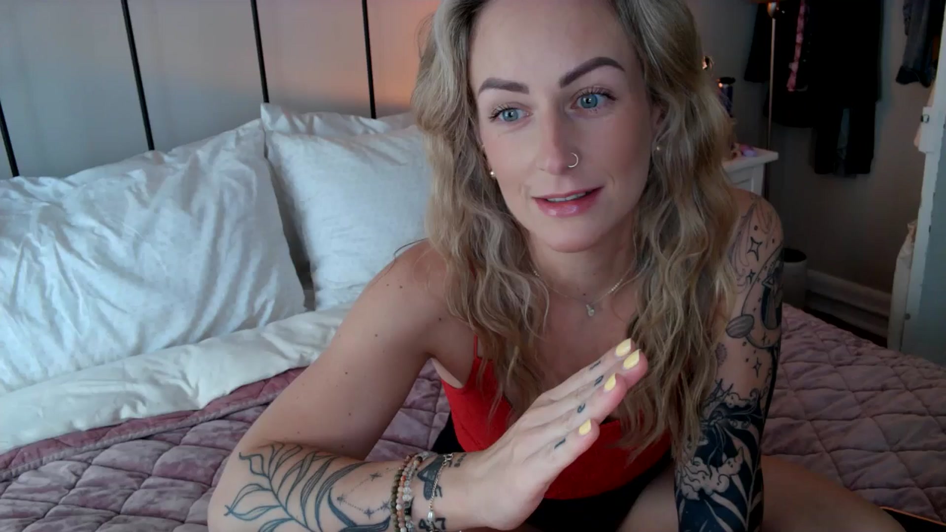 Gallery image thumbnail from Lena_bee's myfreecams stream on, 06/17/2024, 16:35 image 3 of 20