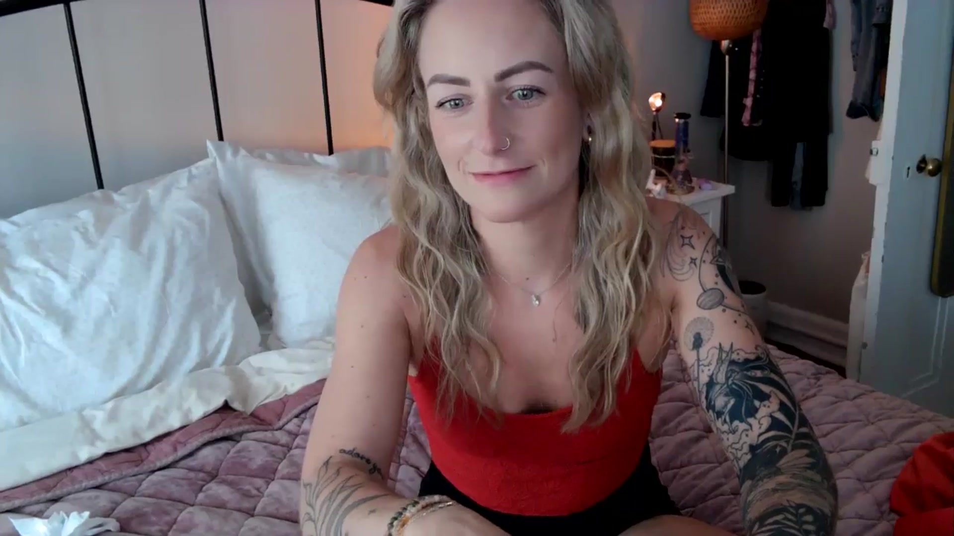 Gallery image thumbnail from Lena_bee's myfreecams stream on, 06/17/2024, 17:35 image 15 of 20