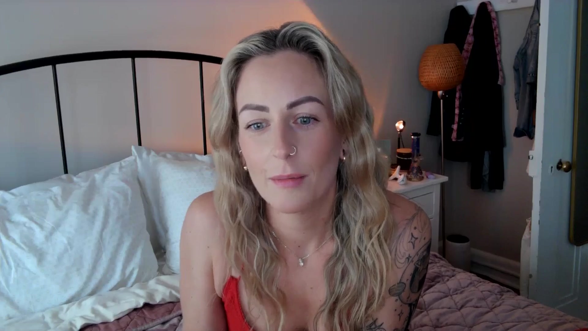 Gallery image thumbnail from Lena_bee's myfreecams stream on, 06/17/2024, 17:35 image 6 of 20