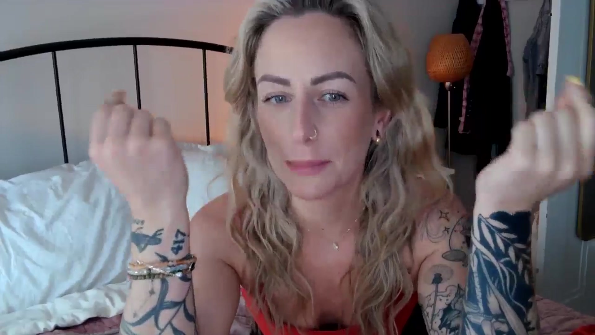 Gallery image thumbnail from Lena_bee's myfreecams stream on, 06/17/2024, 17:35 image 4 of 20
