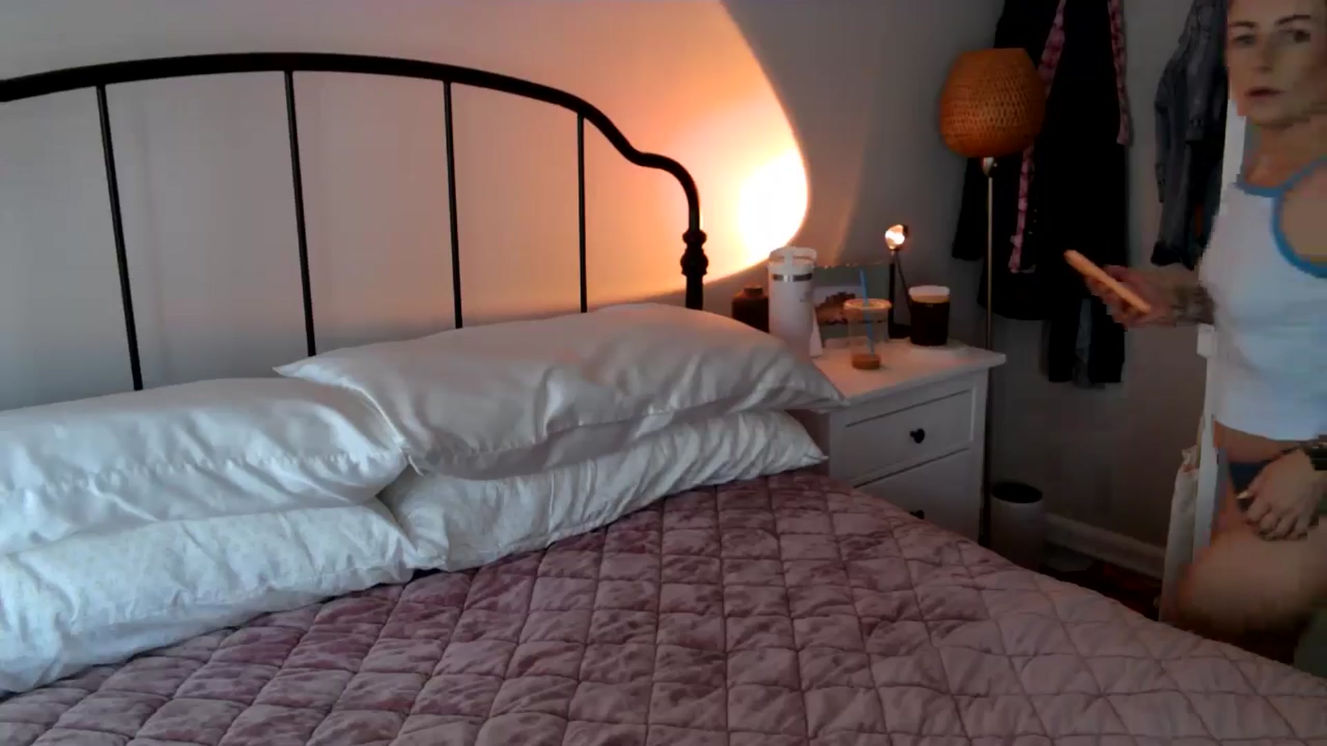 Gallery image thumbnail from Lena_bee's myfreecams stream on, 06/18/2024, 16:14 image 2 of 20