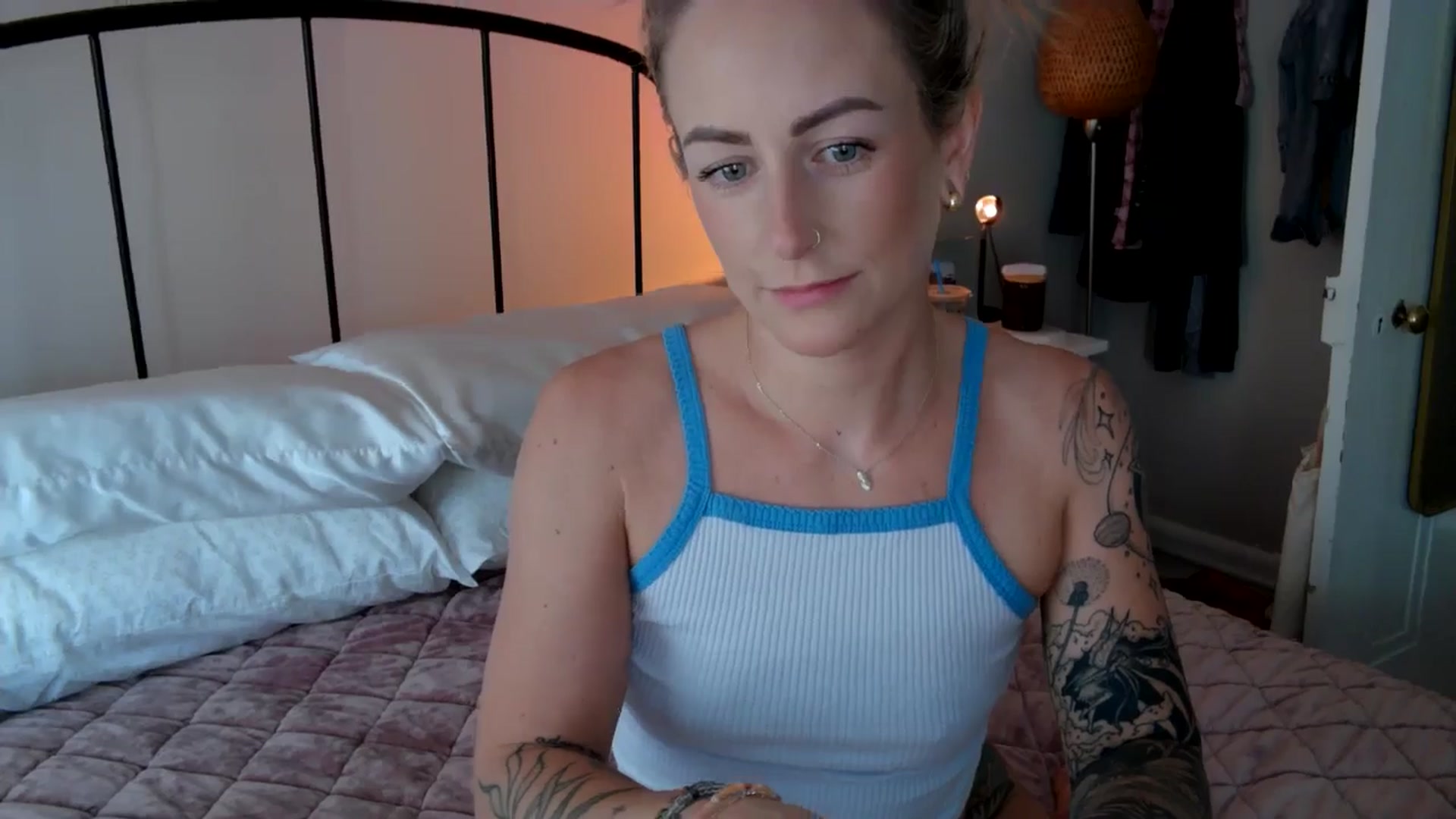 Gallery image thumbnail from Lena_bee's myfreecams stream on, 06/18/2024, 16:14 image 16 of 20
