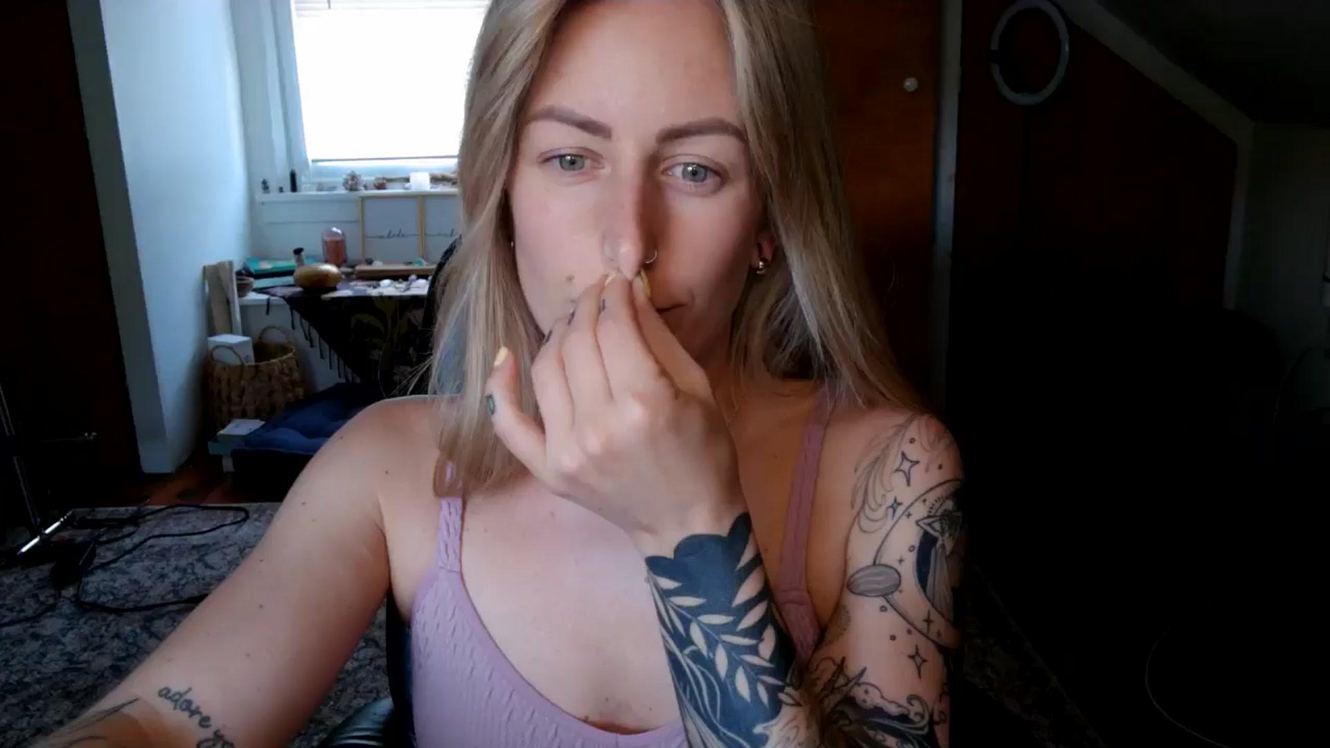 Gallery image thumbnail from Lena_bee's myfreecams stream on, 06/19/2024, 17:04 image 2 of 20
