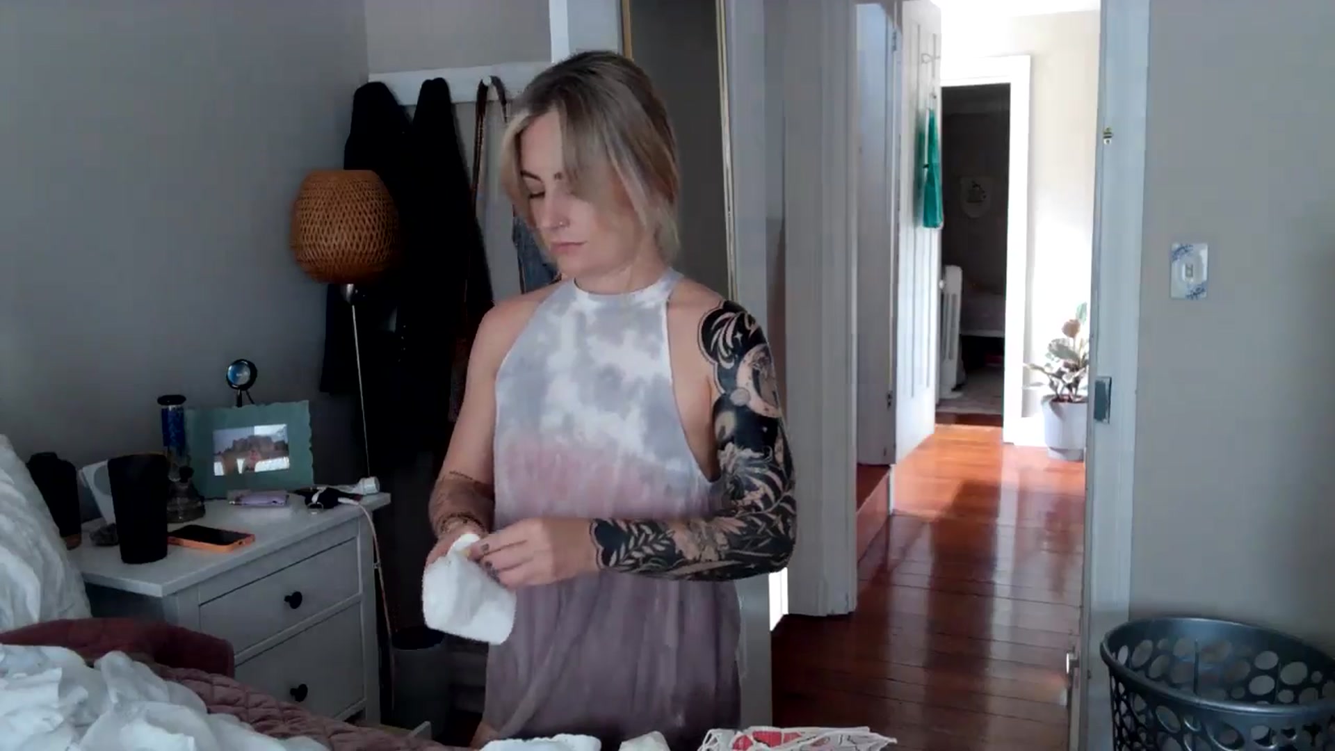 Gallery image thumbnail from Lena_bee's myfreecams stream on, 06/22/2024, 19:13 image 5 of 20