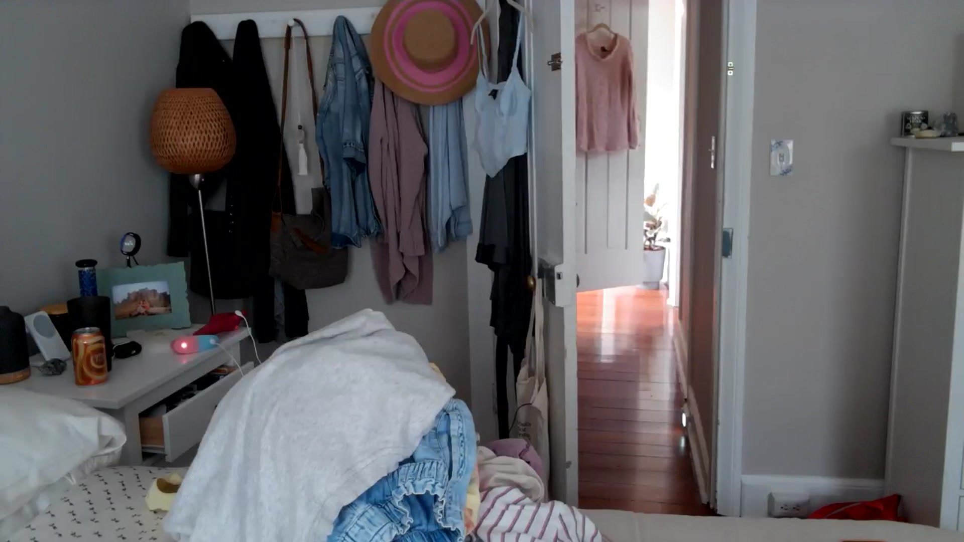 Gallery image thumbnail from Lena_bee's myfreecams stream on, 06/23/2024, 20:10 image 14 of 20